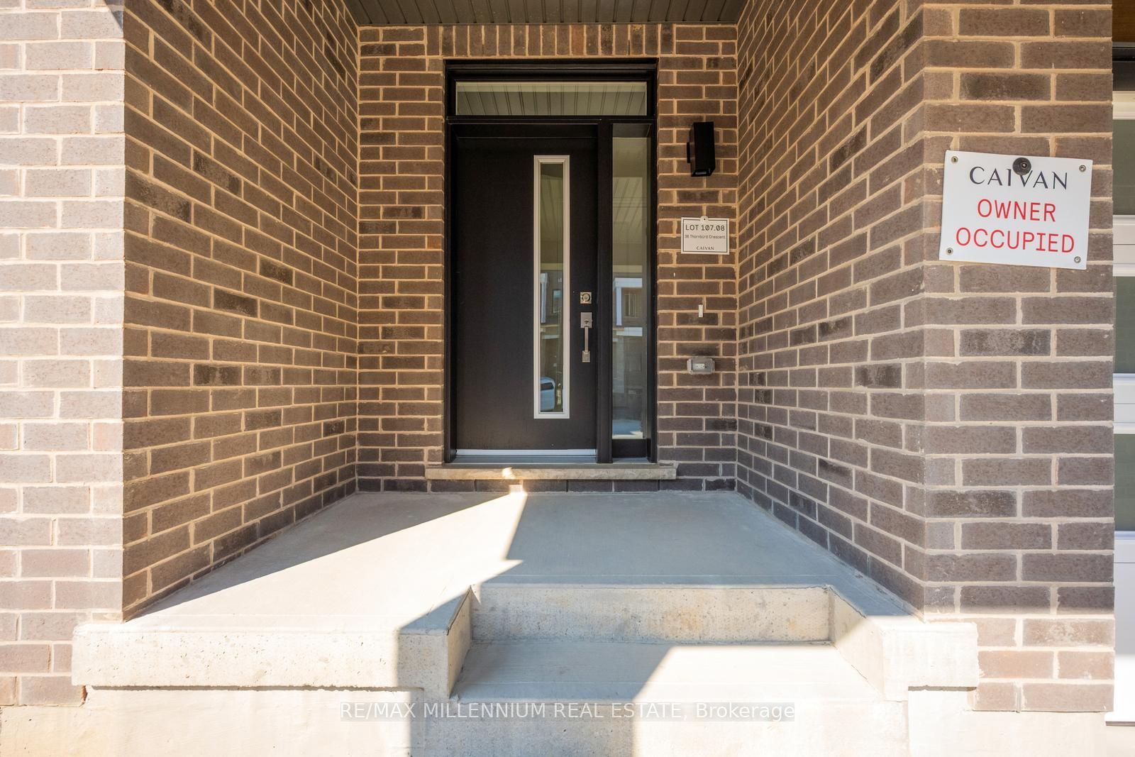 36 Thornbird Crescent Upper Property Photo 2