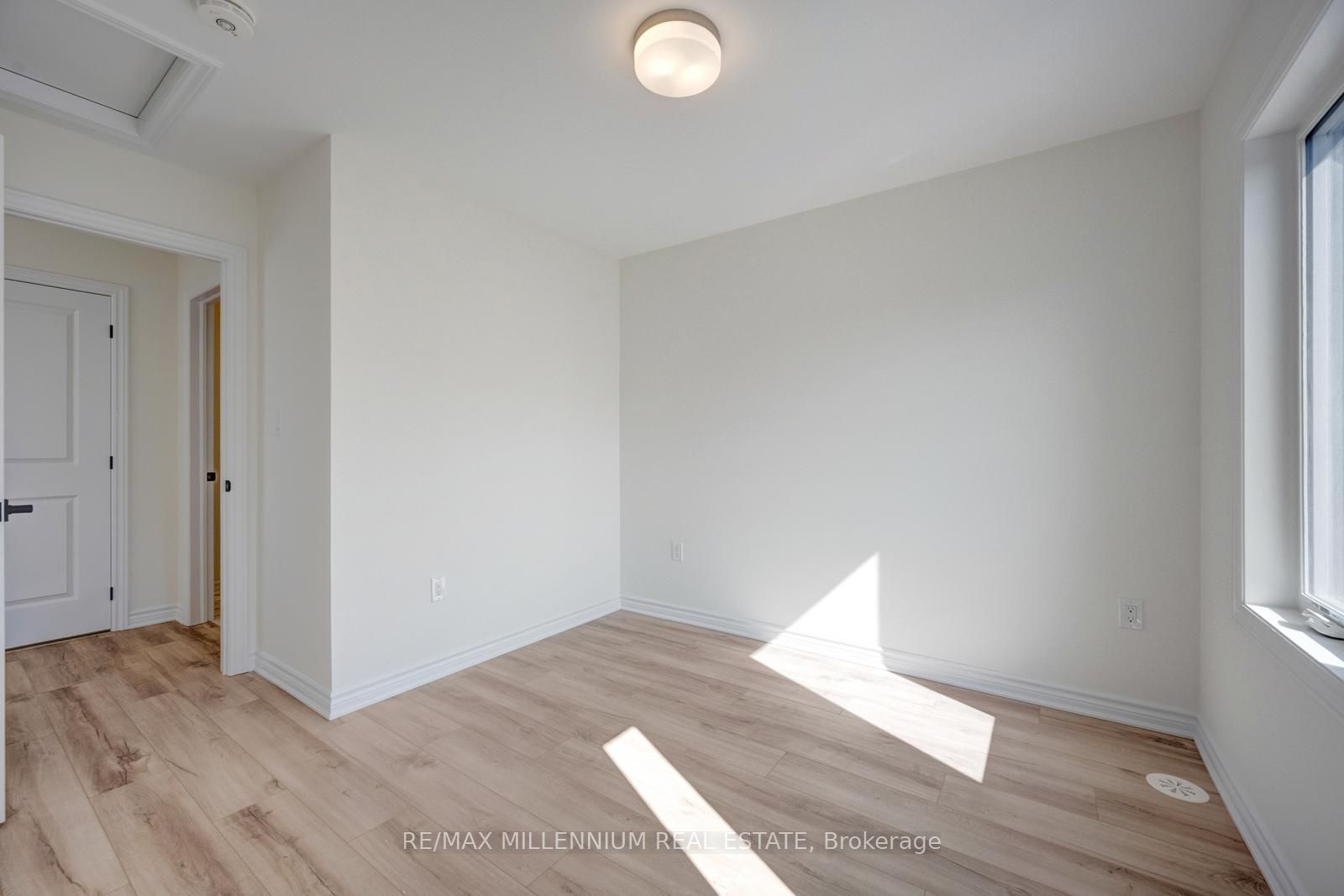 36 Thornbird Crescent Upper Property Photo 4