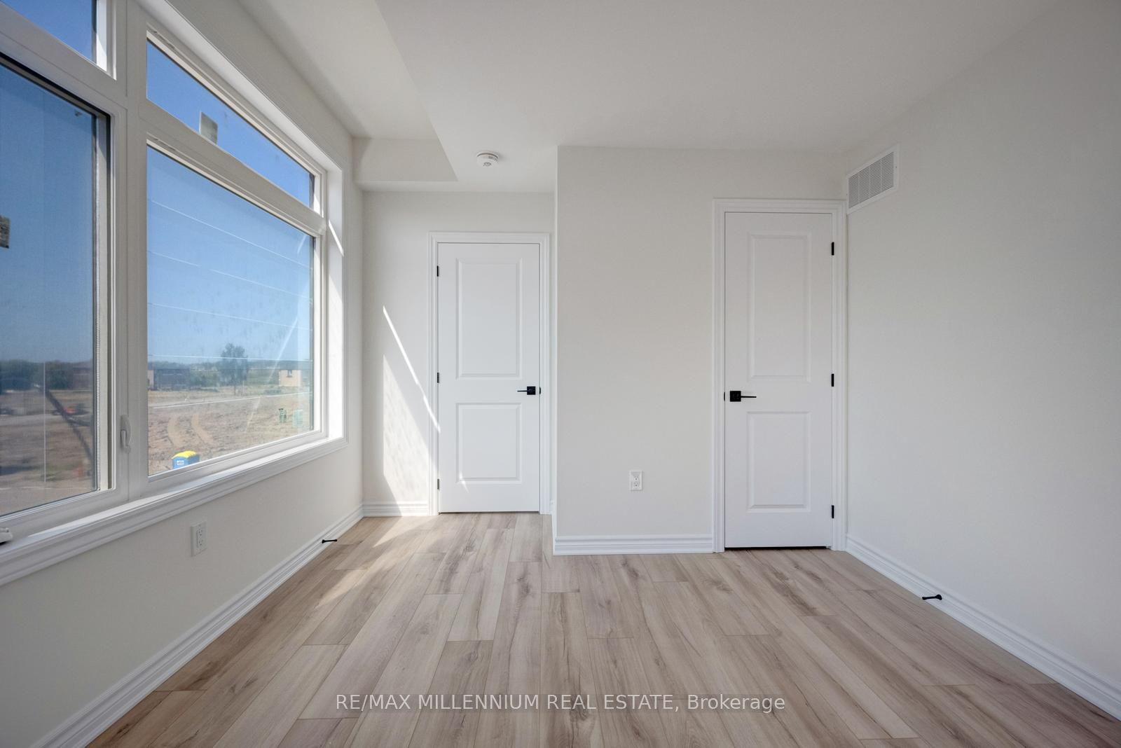 36 Thornbird Crescent Upper Property Photo 8