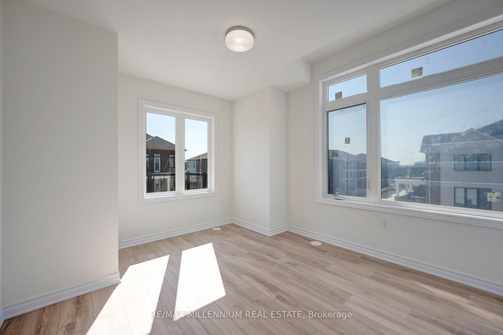 36 Thornbird Crescent Upper Property Photo 10