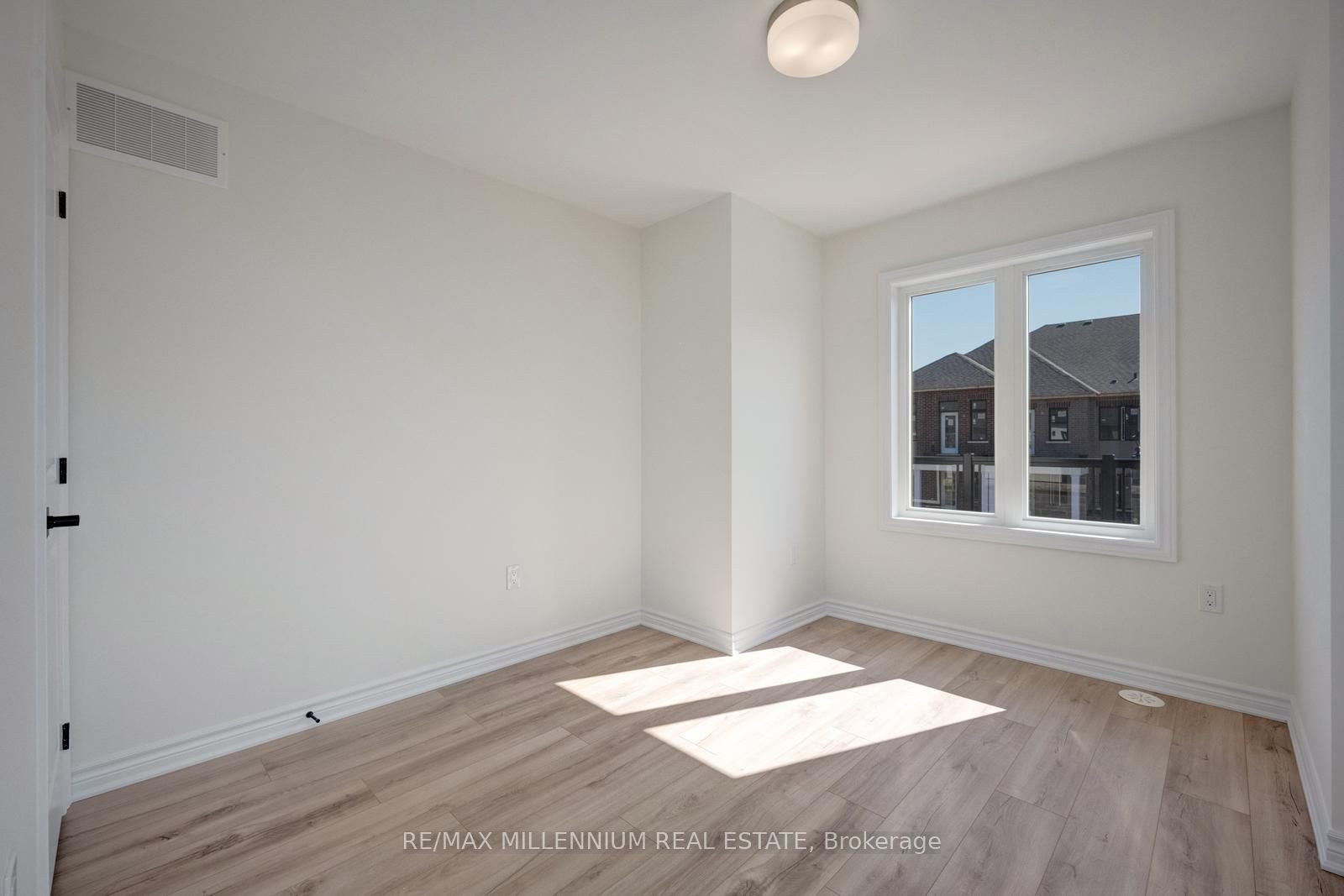 36 Thornbird Crescent Upper Property Photo 12