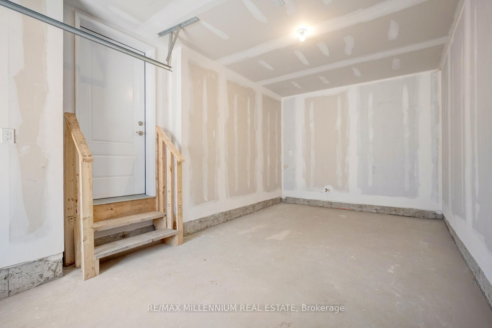 36 Thornbird Crescent Upper Property Photo 43