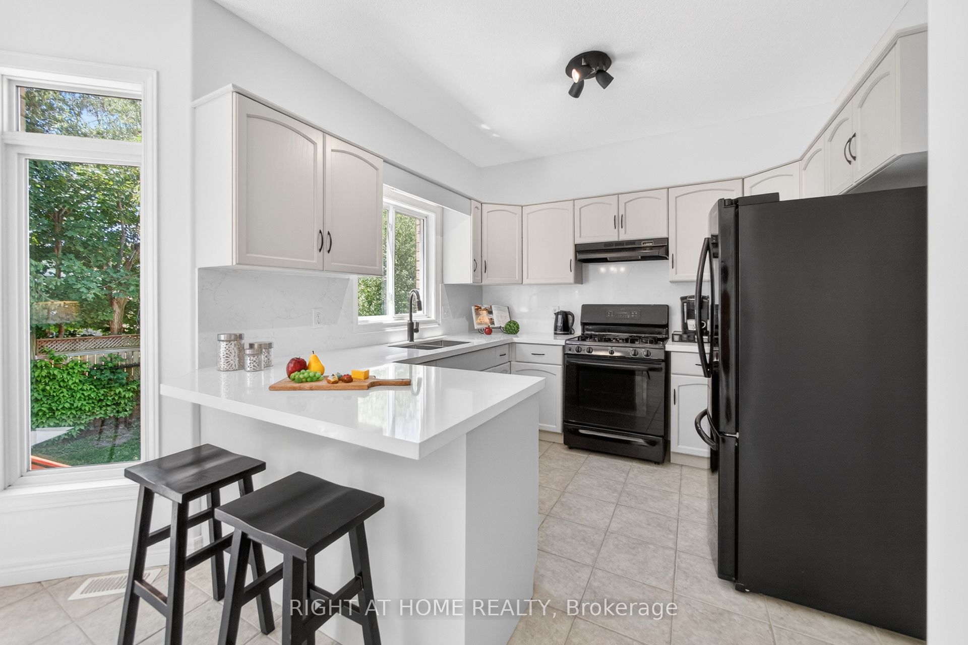 72 Beardmore Crescent Property Photo 4