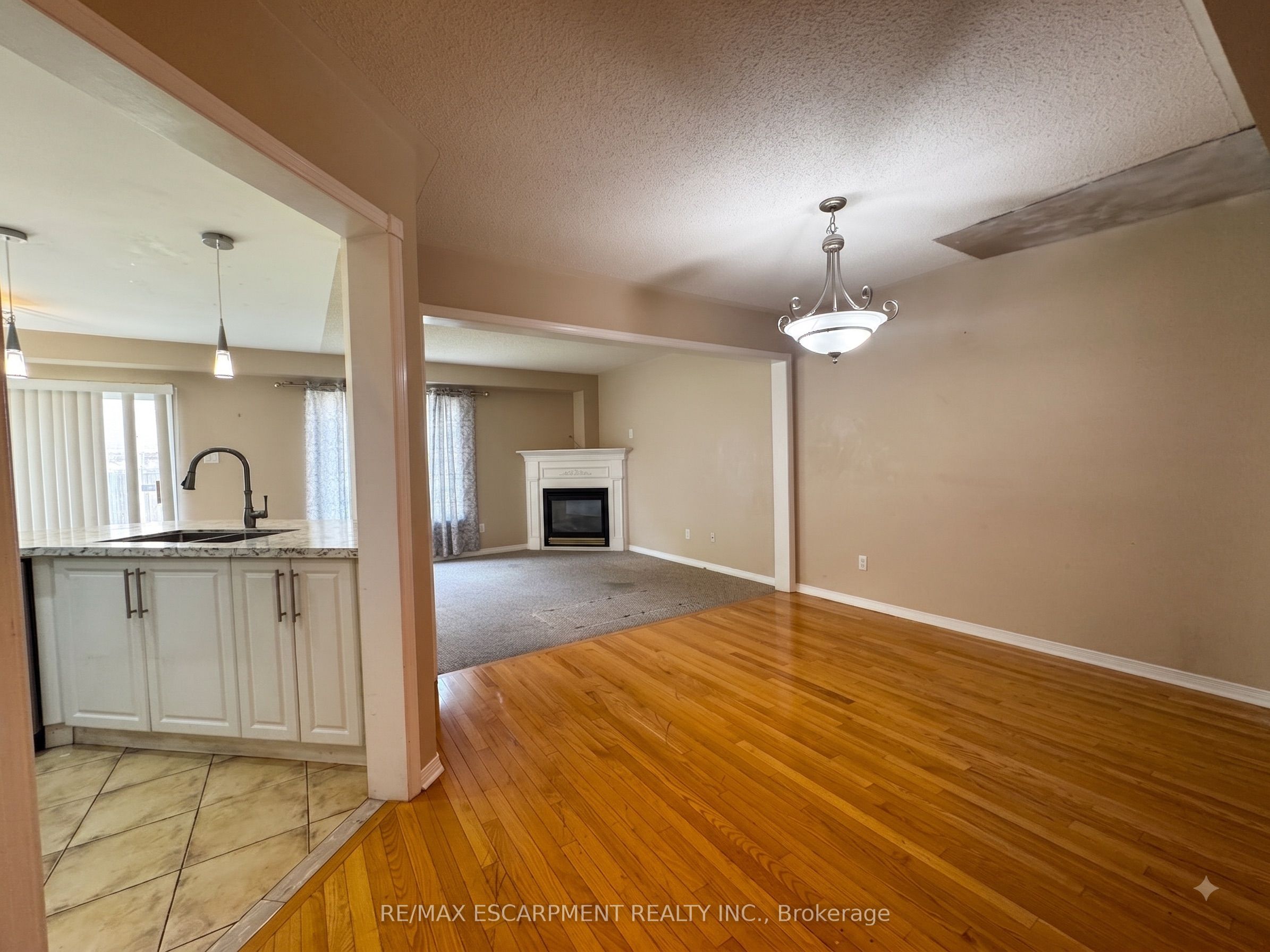 56 Peachleaf Crescent Property Photo 7