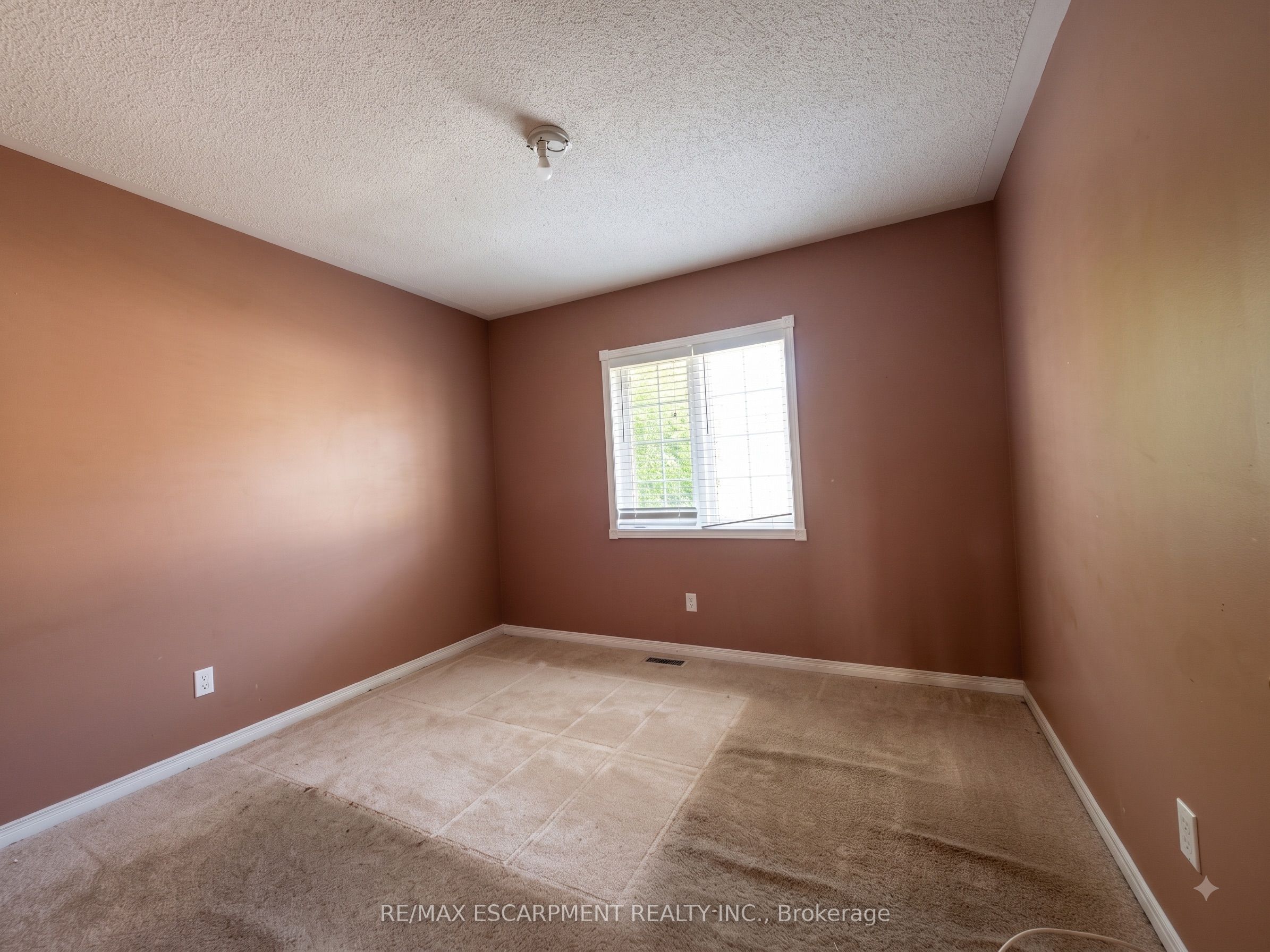 56 Peachleaf Crescent Property Photo 15