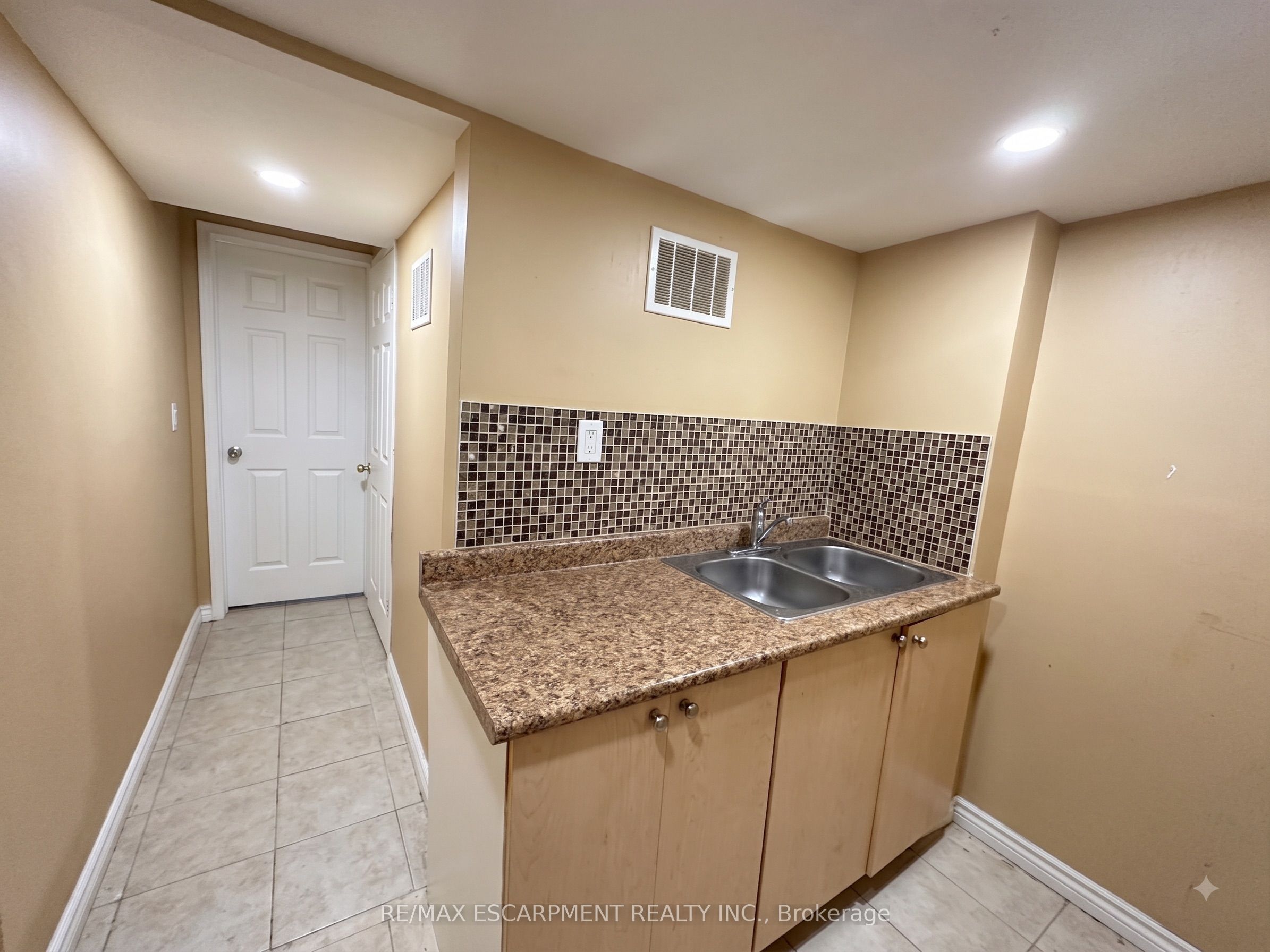 56 Peachleaf Crescent Property Photo 20