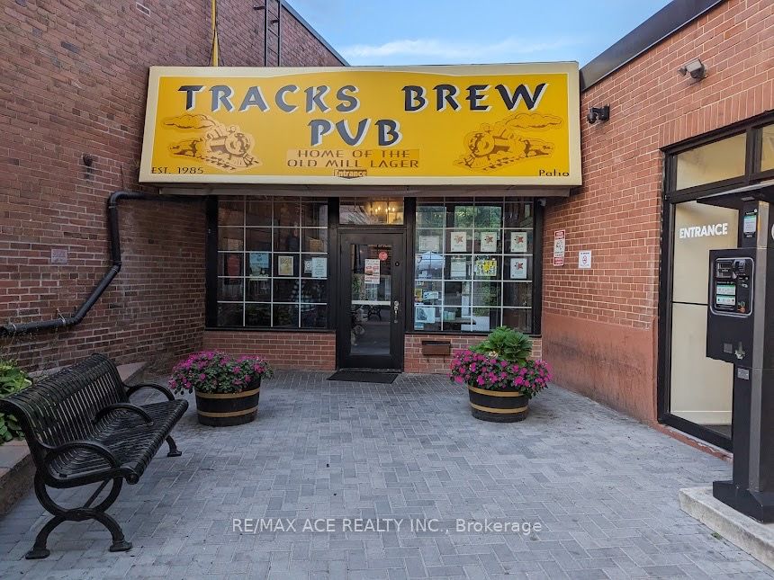 60 Queen Street E Property Photo 2