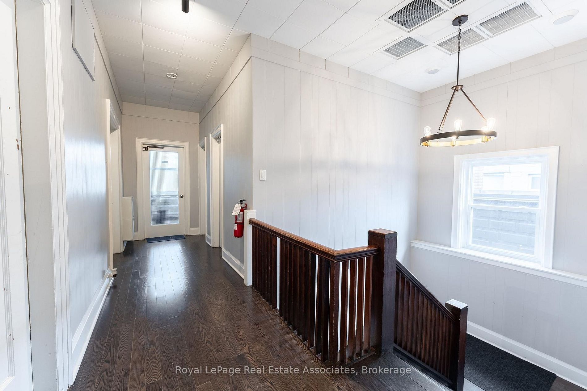 94 Lakeshore Road E 203 B Property Photo 4