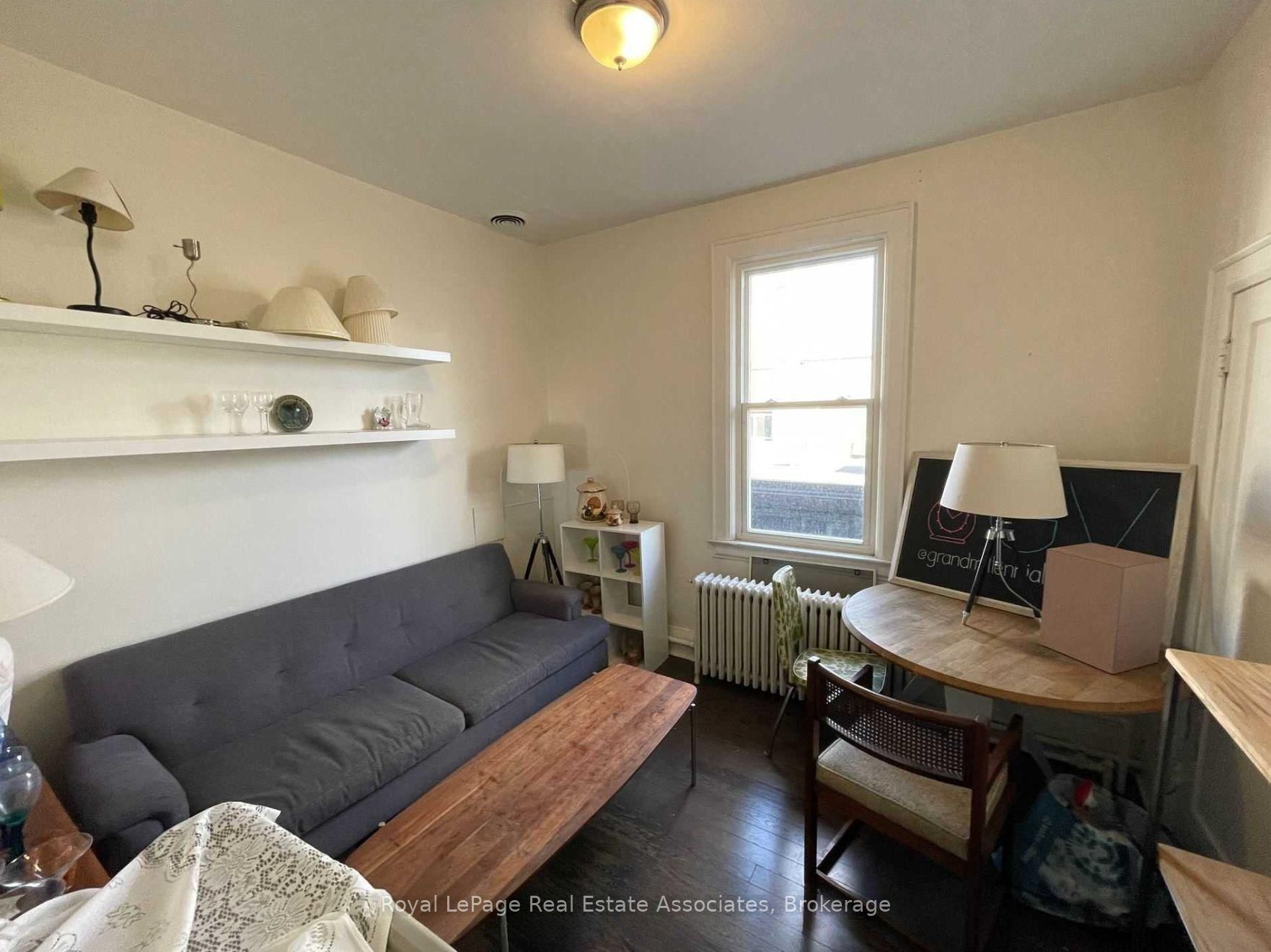 94 Lakeshore Road E 203 B Property Photo 7
