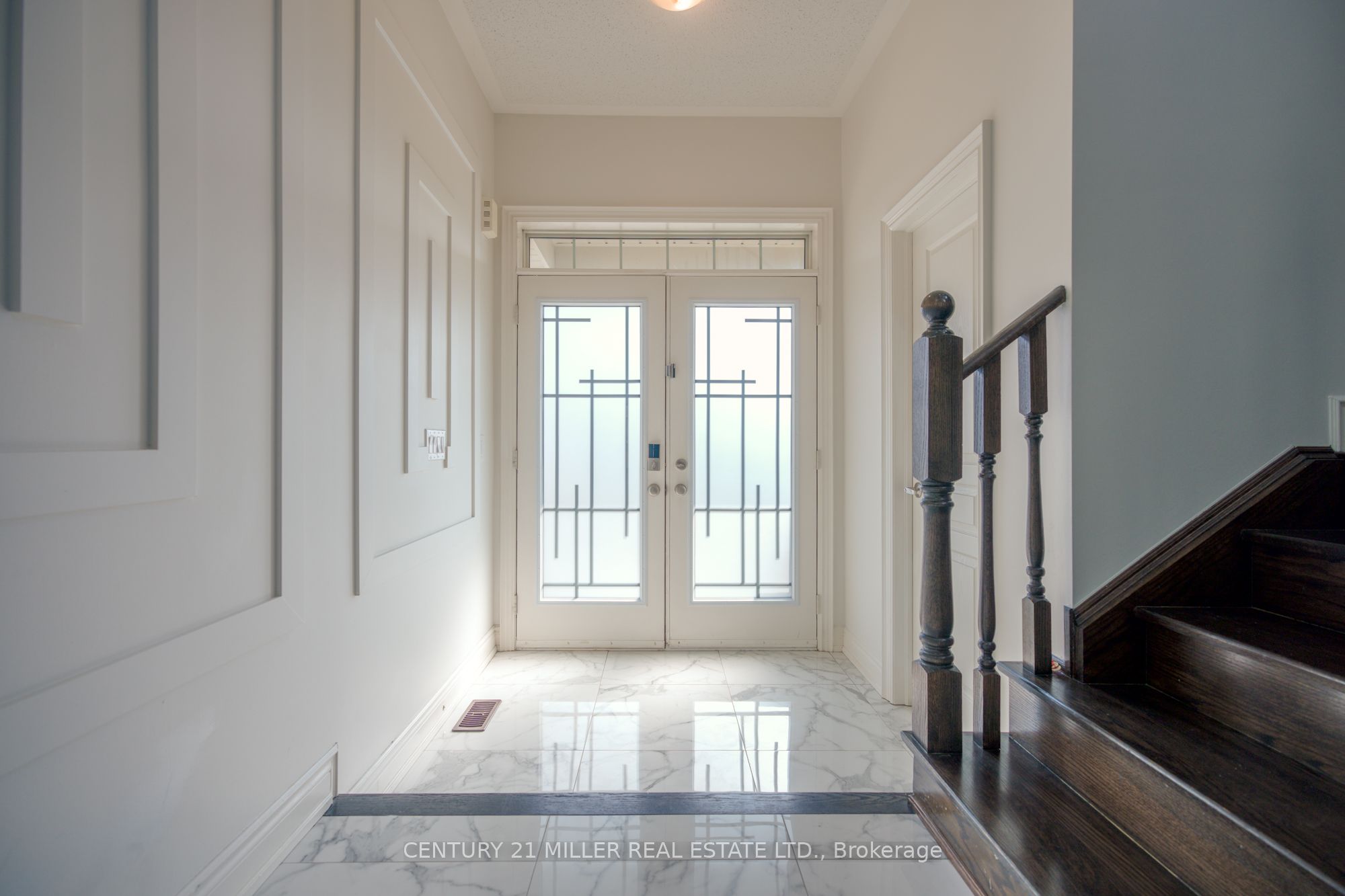 95 Goodwin Crescent Upper Property Photo 3