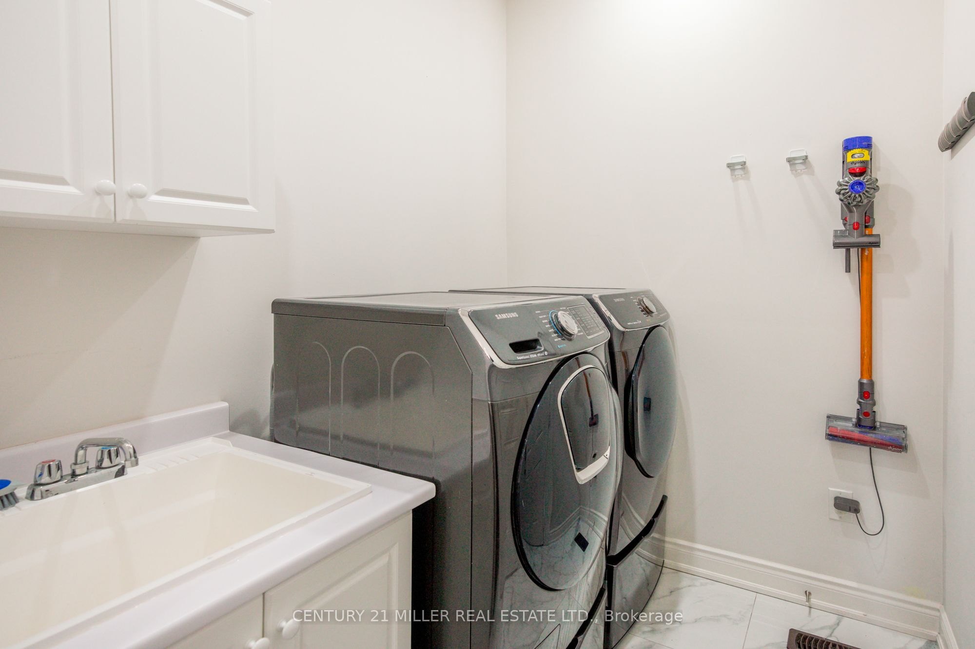 95 Goodwin Crescent Upper Property Photo 10