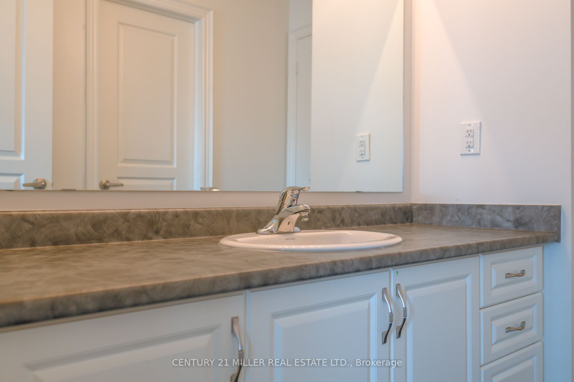 95 Goodwin Crescent Upper Property Photo 15