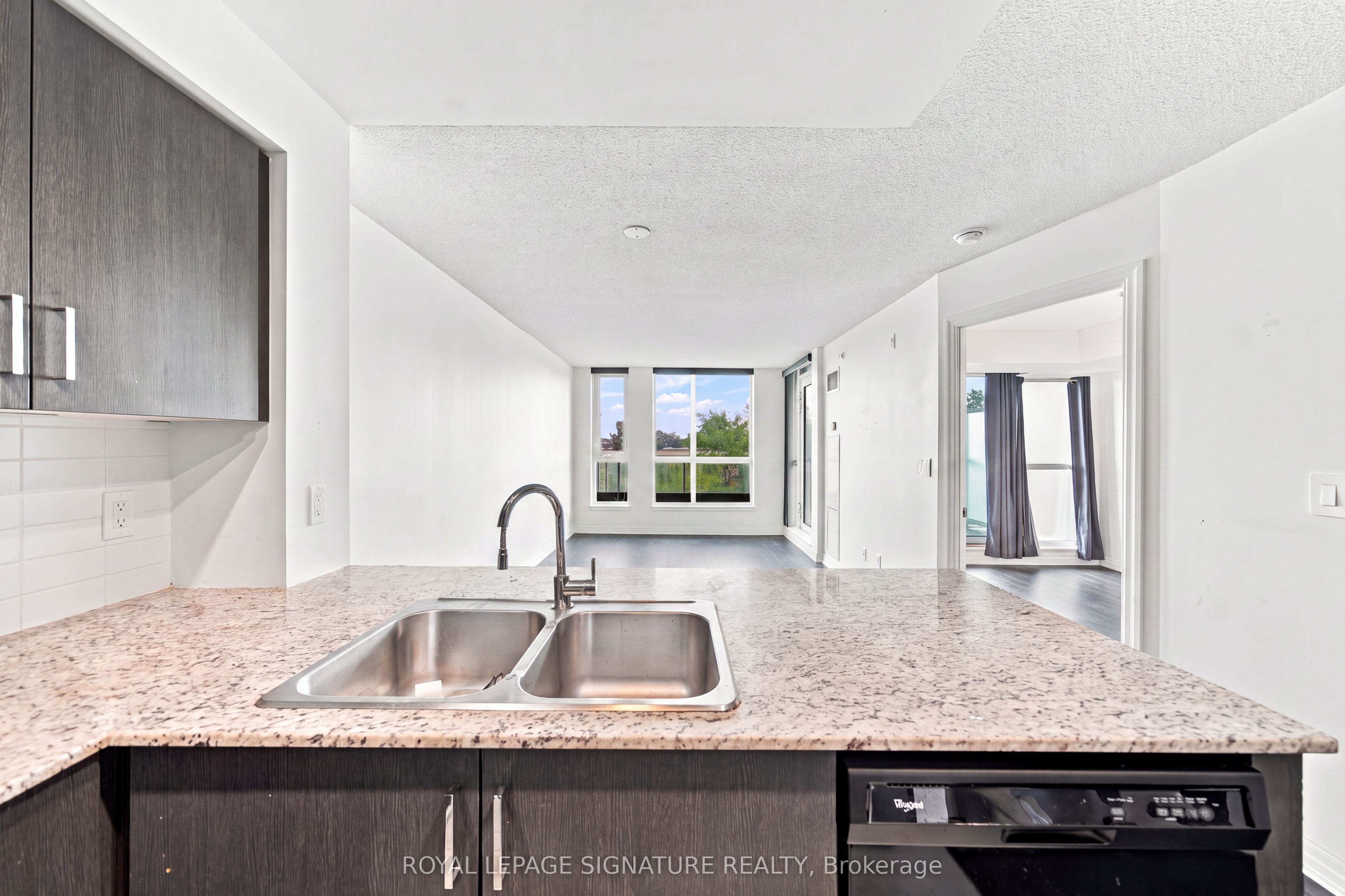 80 Esther Lorrie Drive 417 Property Photo 4