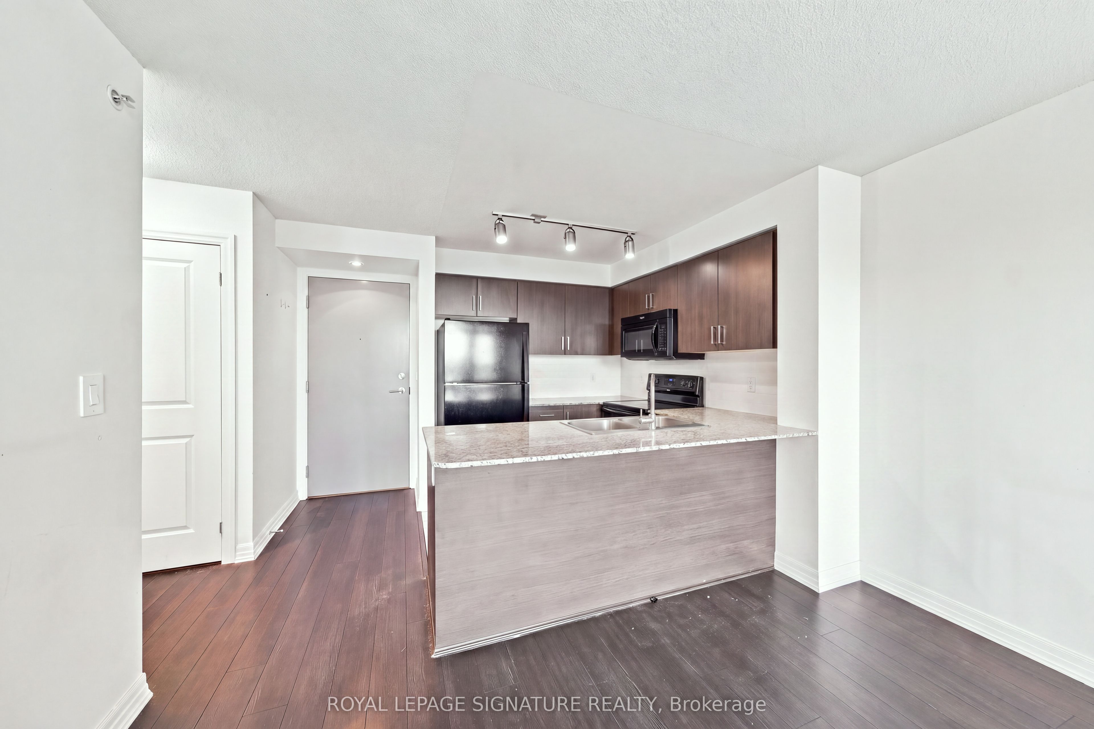 80 Esther Lorrie Drive 417 Property Photo 5
