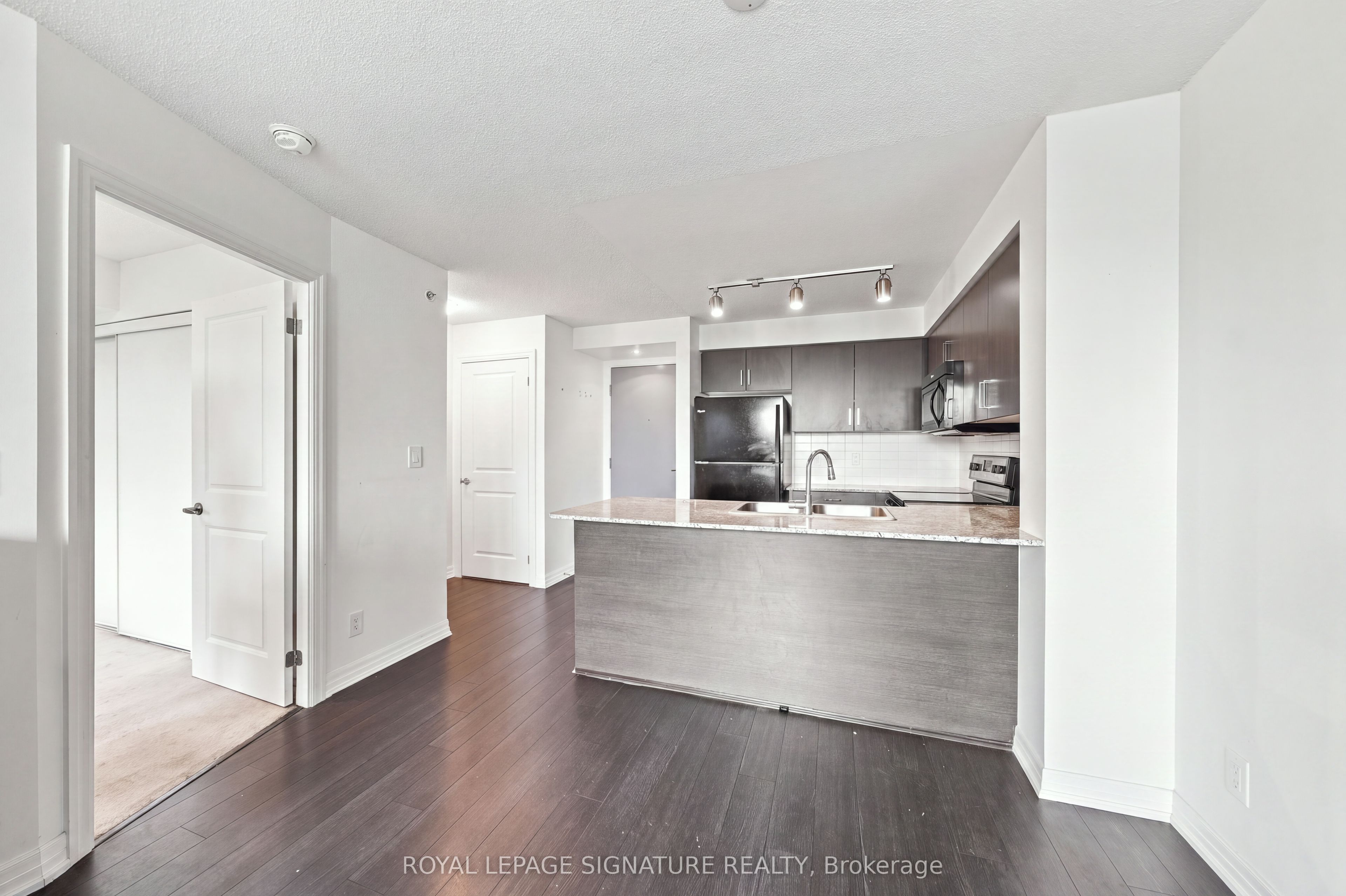 80 Esther Lorrie Drive 417 Property Photo 7