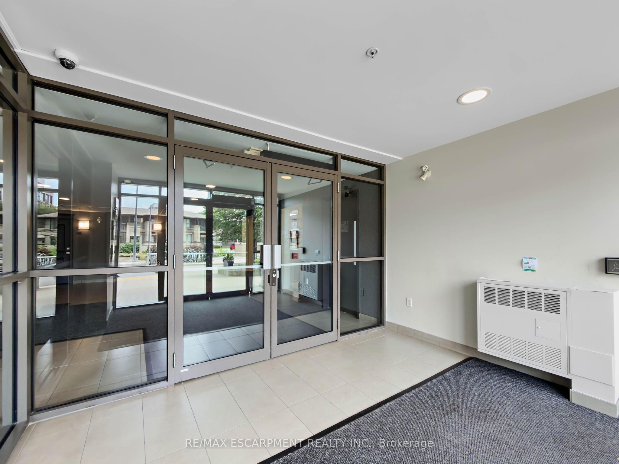 5010 Corporate Drive 109 Property Photo 4