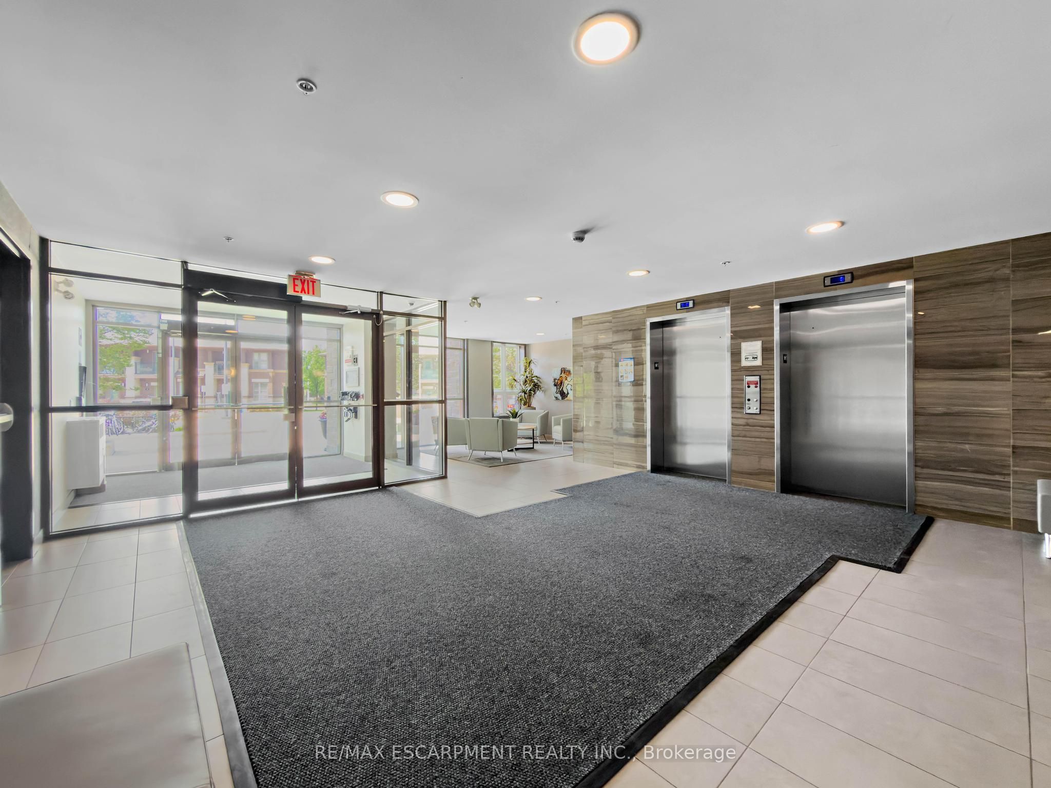 5010 Corporate Drive 109 Property Photo 5