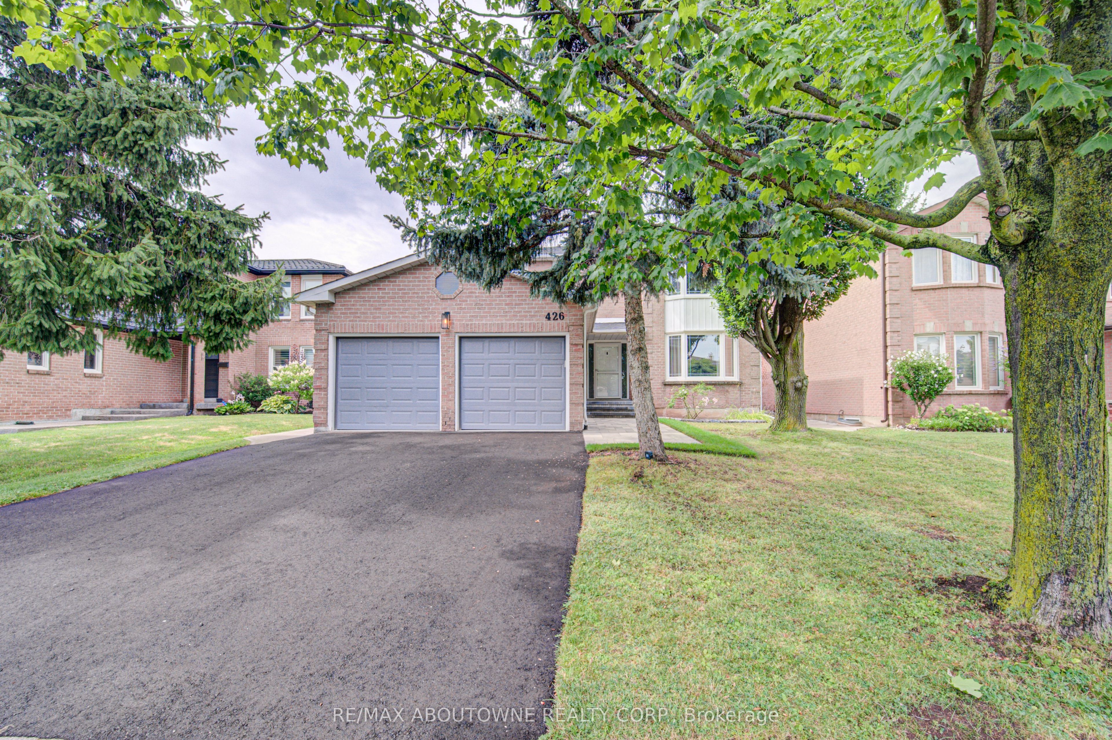 426 PARKLANE Road Property Photo 1