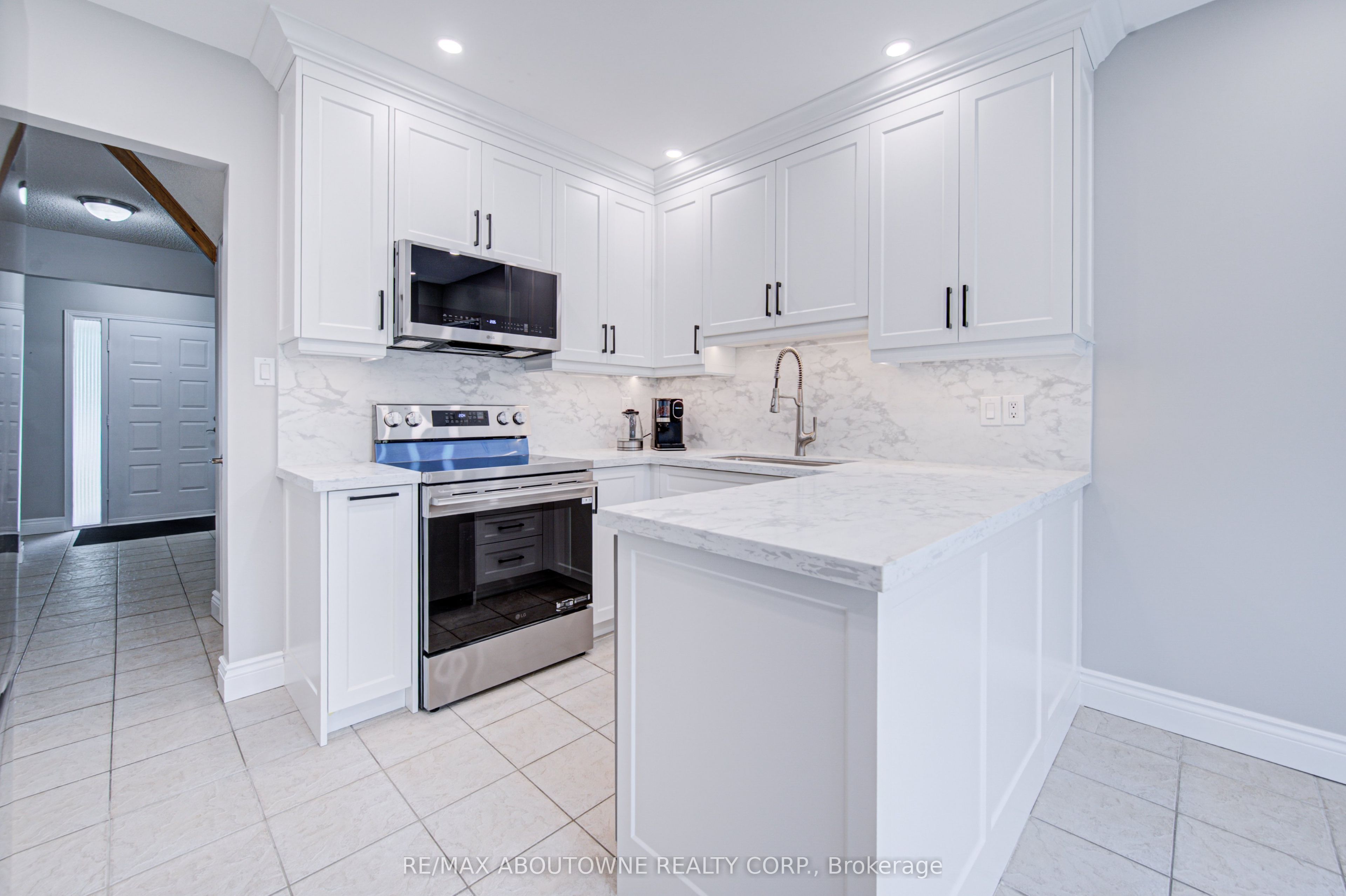 426 Parklane Road Property Photo 8