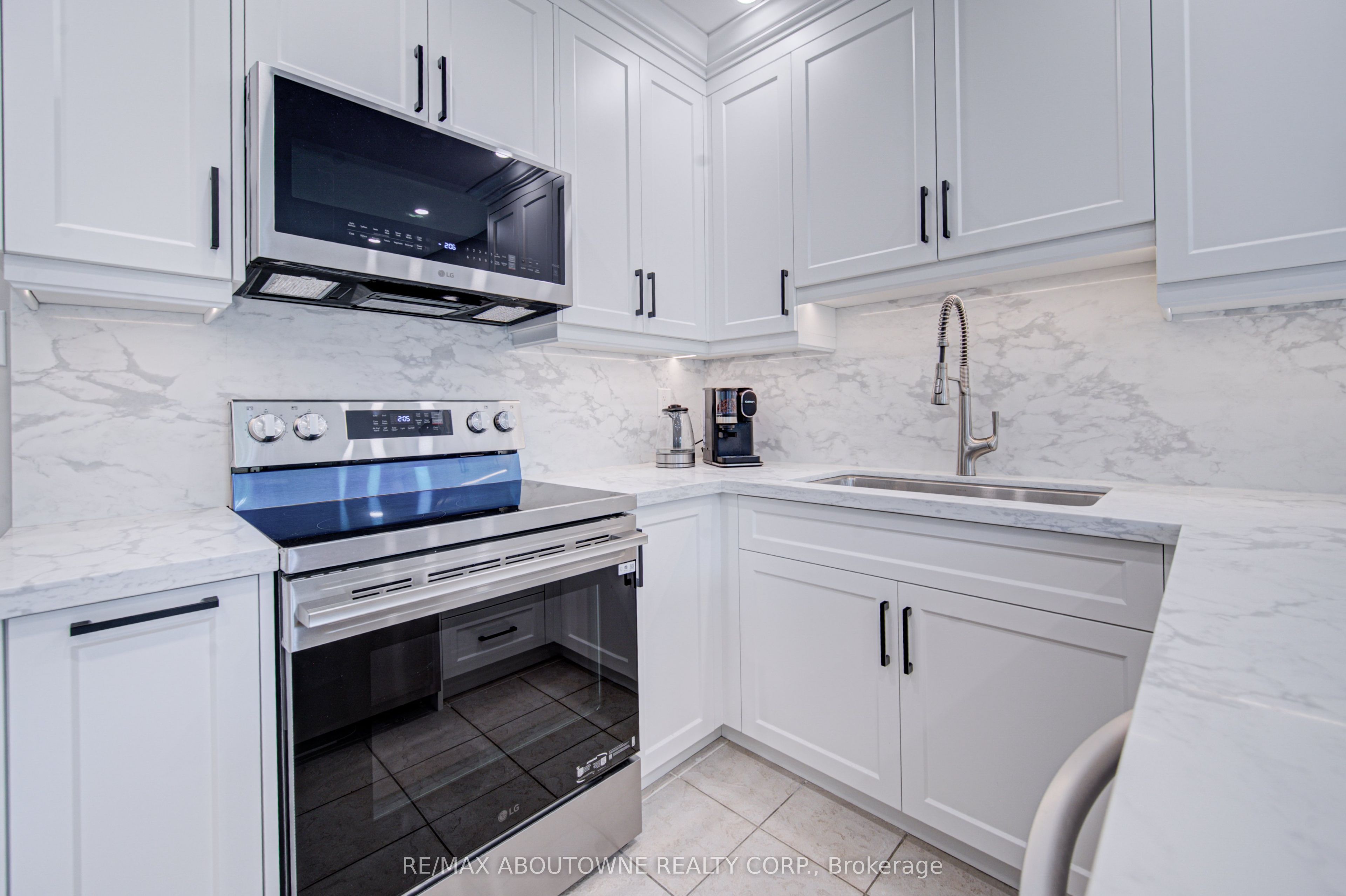 426 Parklane Road Property Photo 12