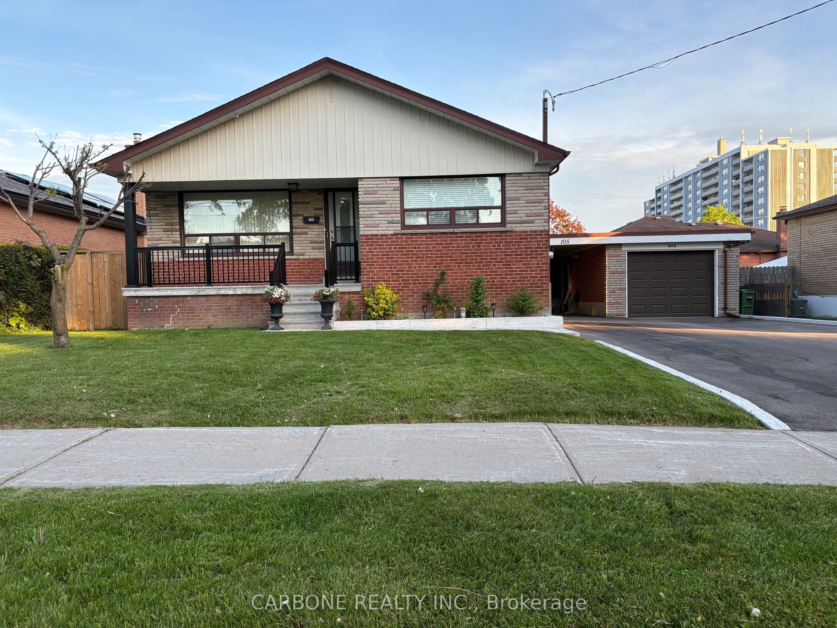 105 Hallsport Crescent