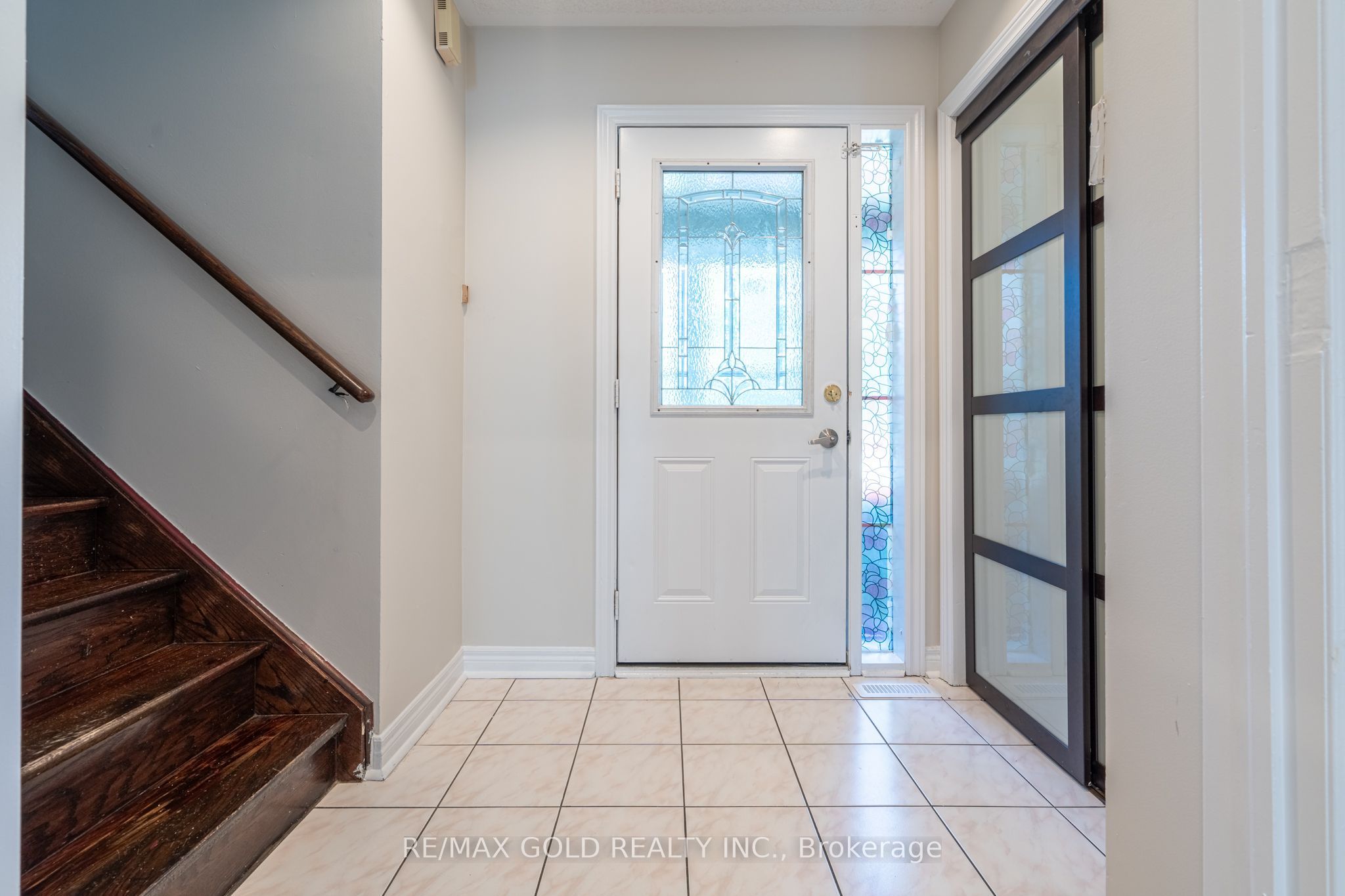 121 Bighorn Crescent Property Photo 2