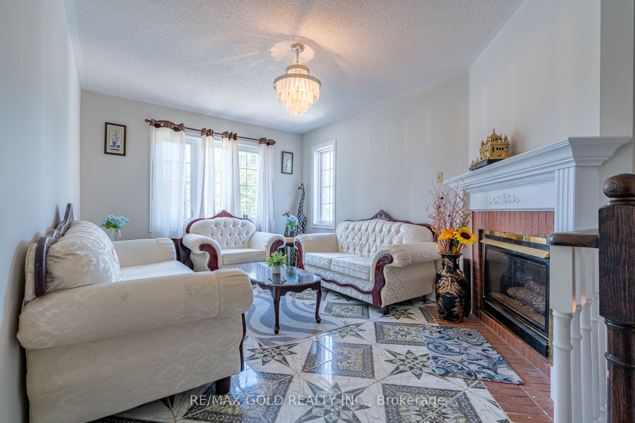 121 Bighorn Crescent Property Photo 4