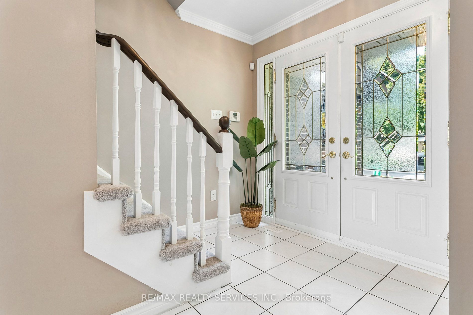 11 Longbourne Crescent Property Photo 5