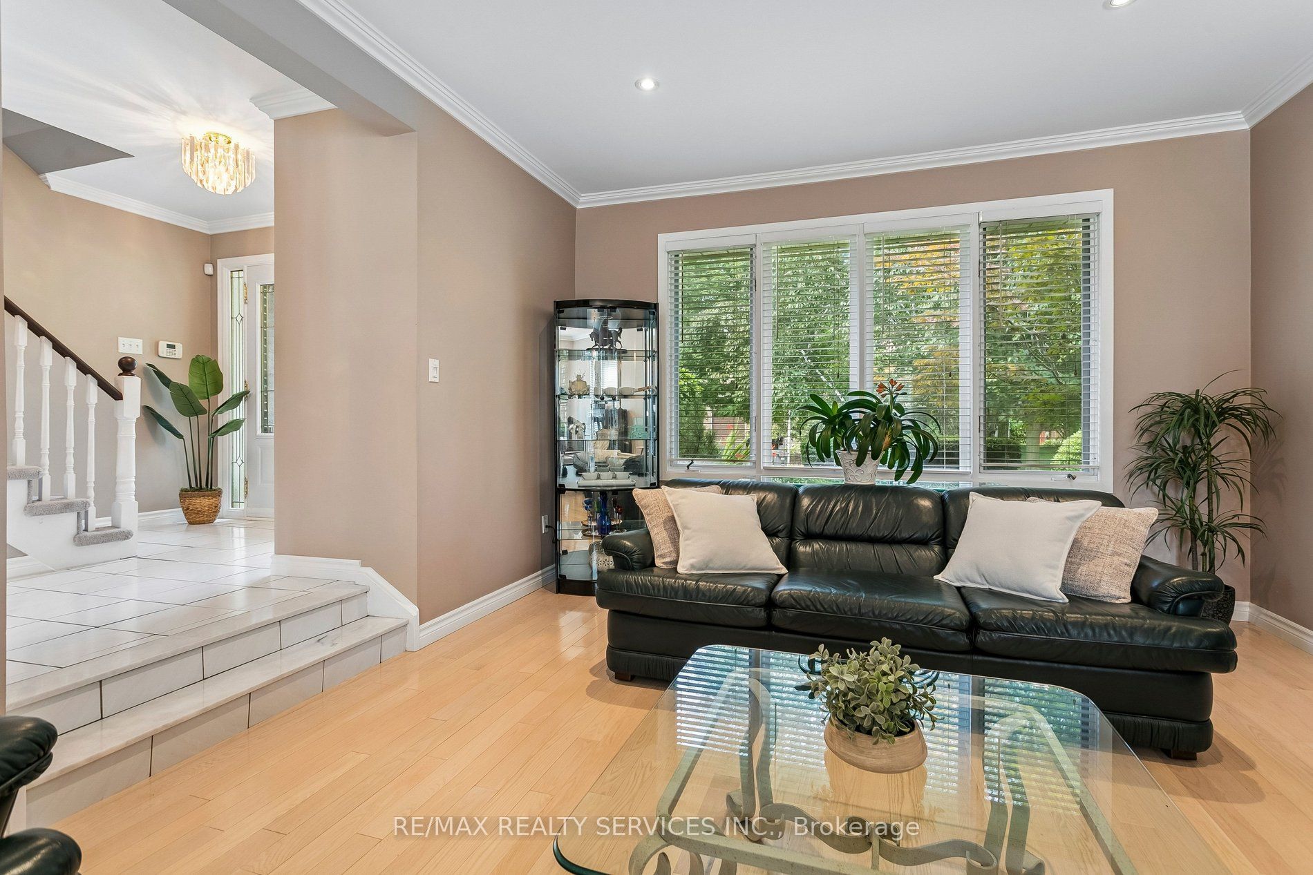 11 Longbourne Crescent Property Photo 7