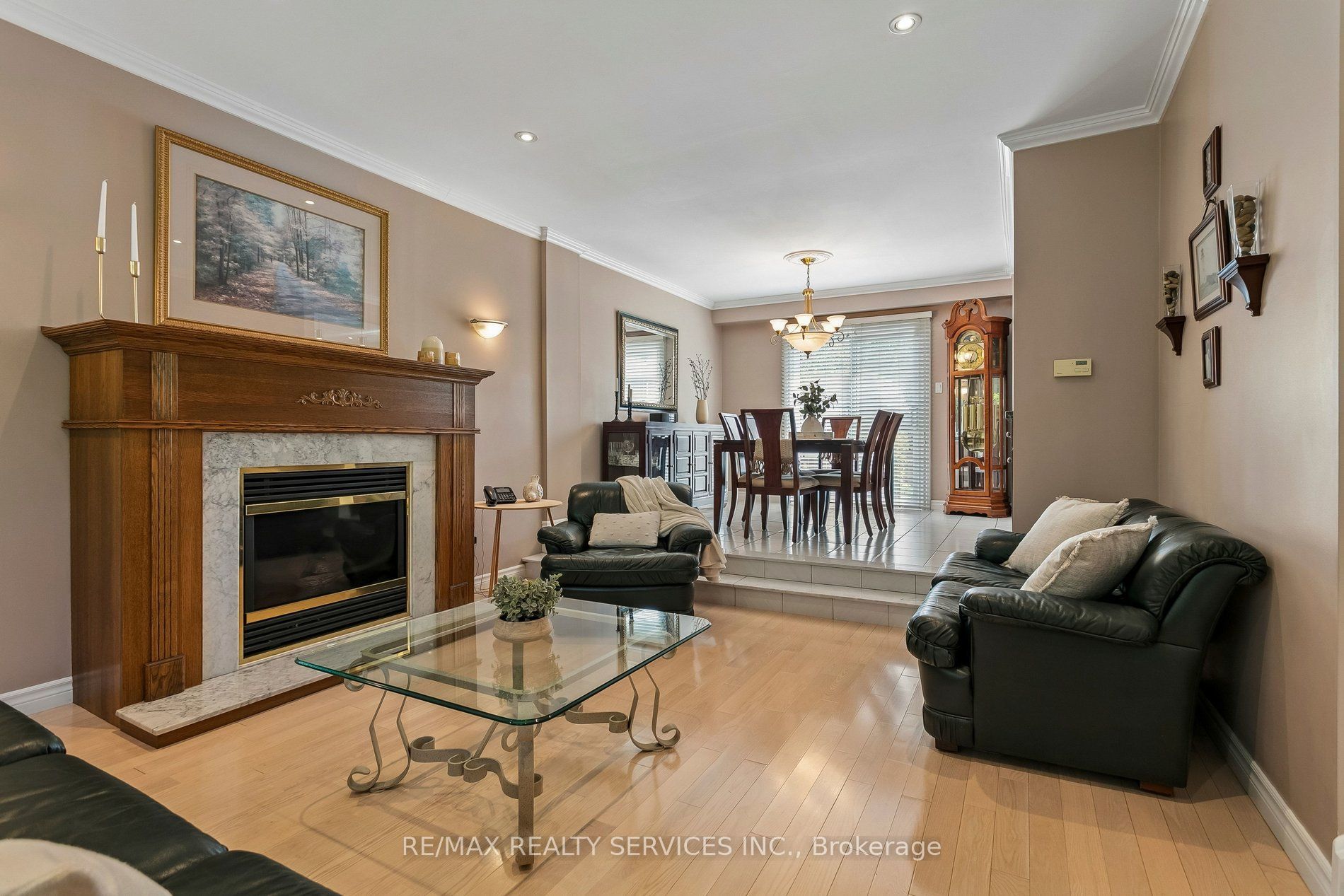 11 Longbourne Crescent Property Photo 8