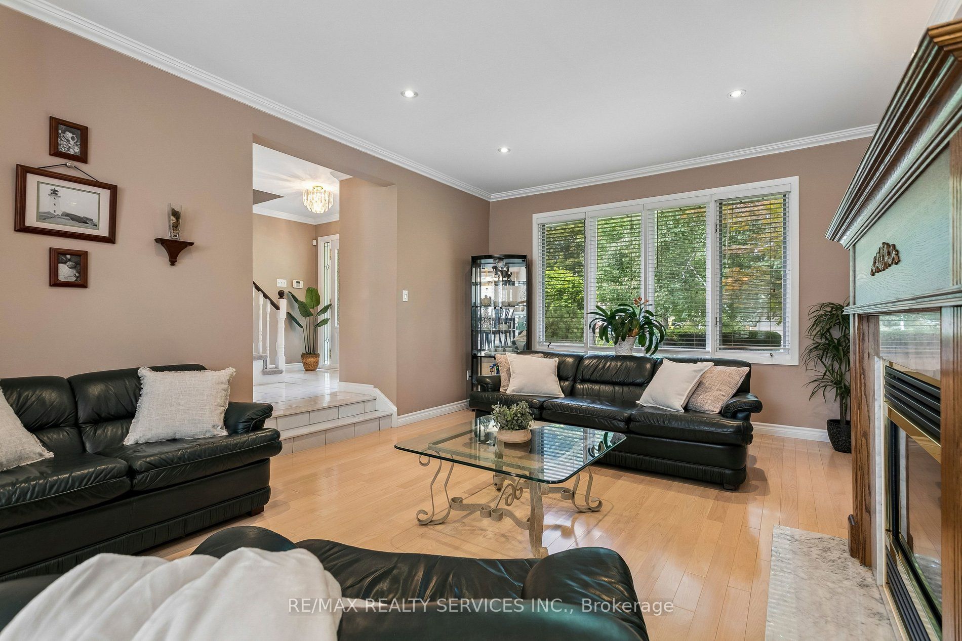 11 Longbourne Crescent Property Photo 10