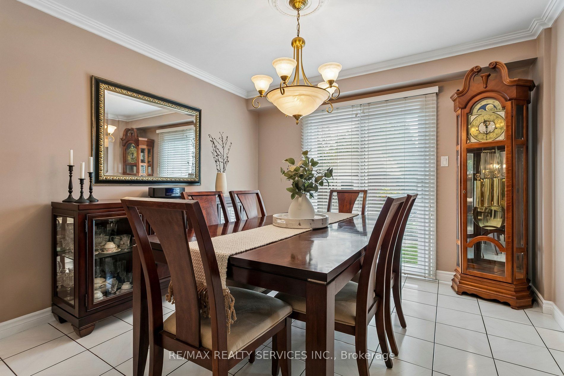 11 Longbourne Crescent Property Photo 12