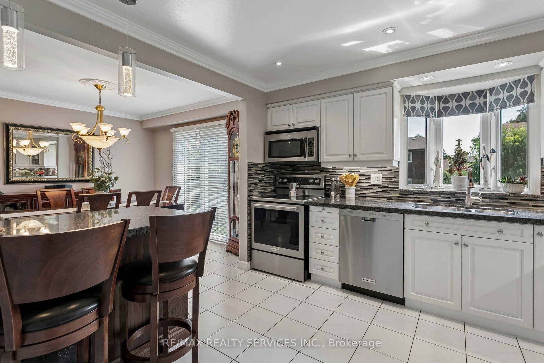 11 Longbourne Crescent Property Photo 17