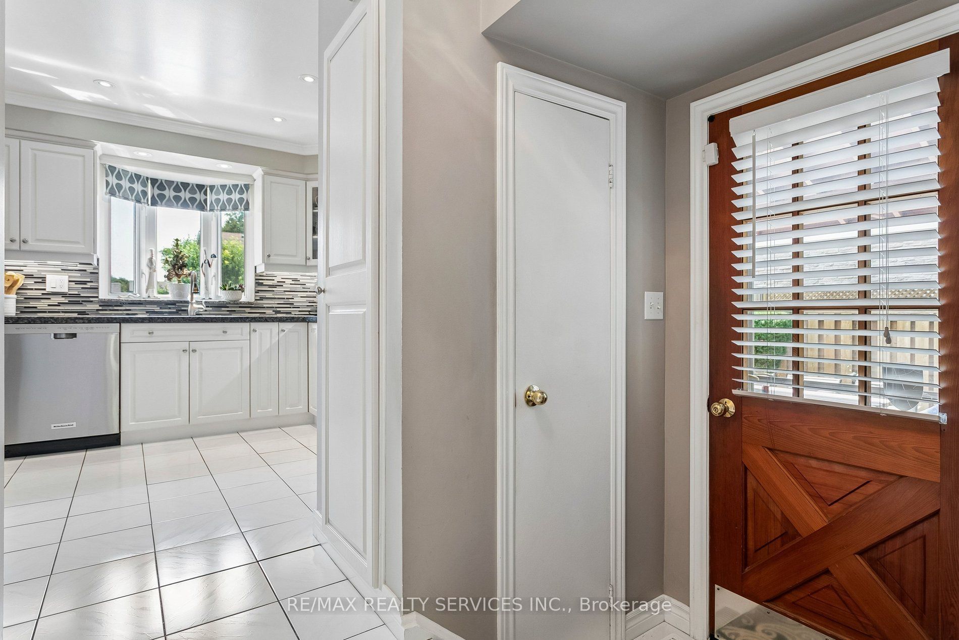 11 Longbourne Crescent Property Photo 20