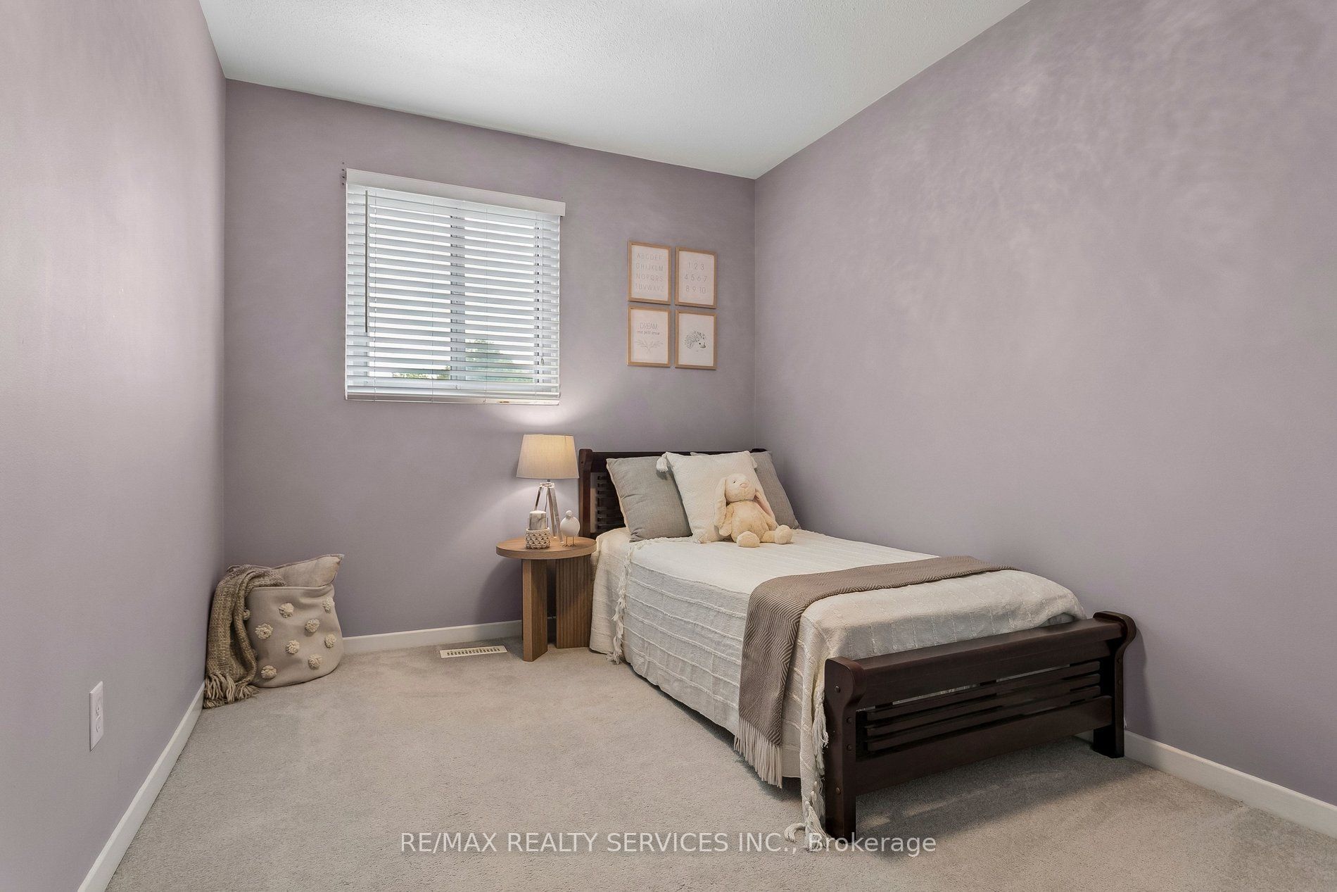 11 Longbourne Crescent Property Photo 25