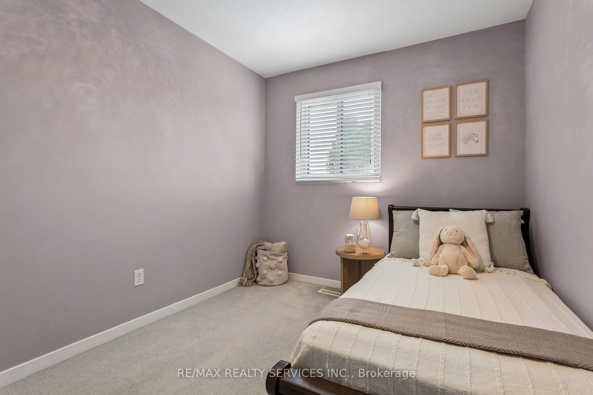 11 Longbourne Crescent Property Photo 26