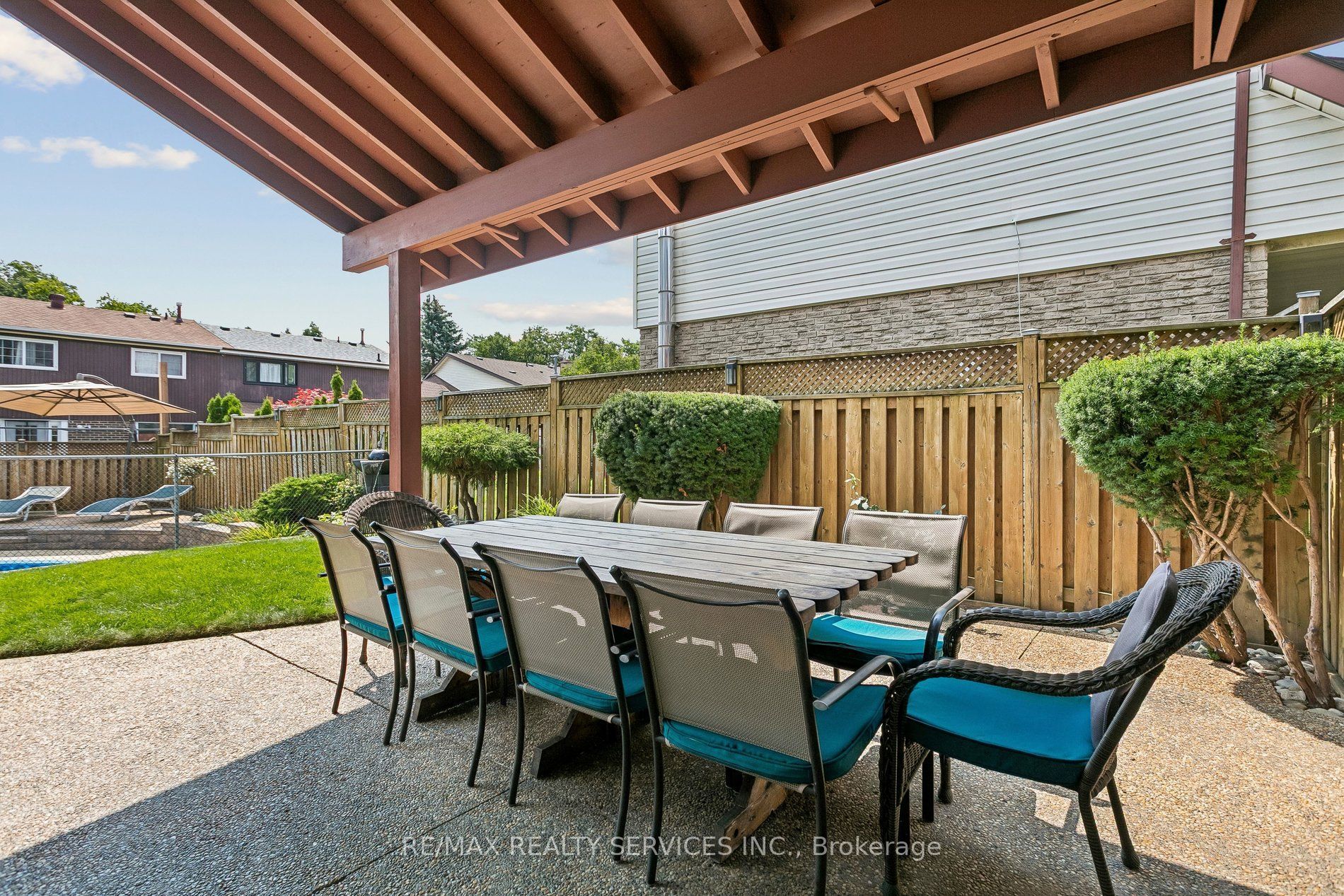 11 Longbourne Crescent Property Photo 38