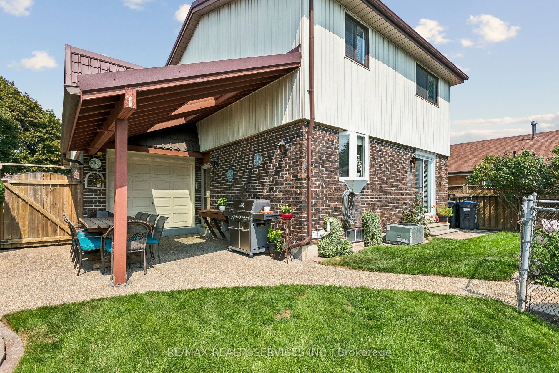 11 Longbourne Crescent Property Photo 39