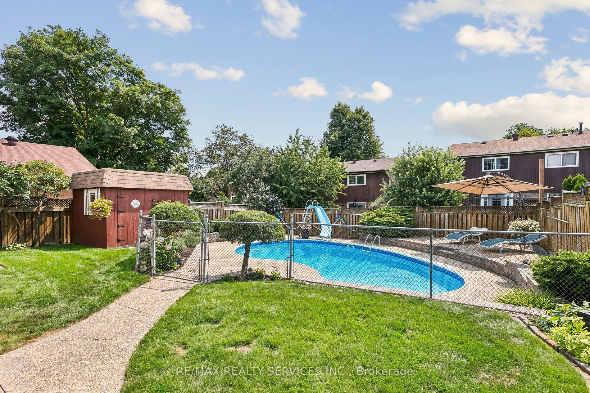 11 Longbourne Crescent Property Photo 40