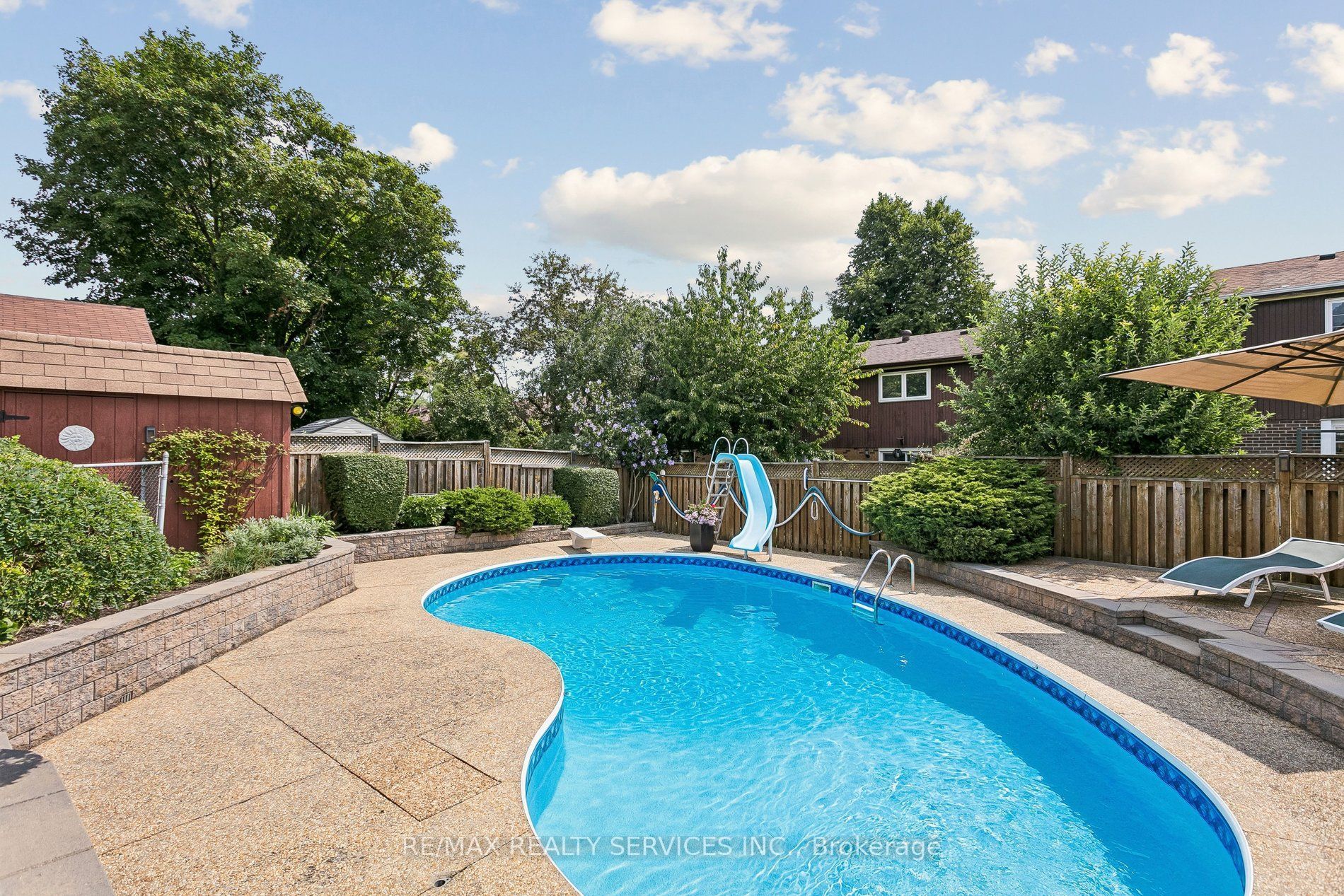 11 Longbourne Crescent Property Photo 44