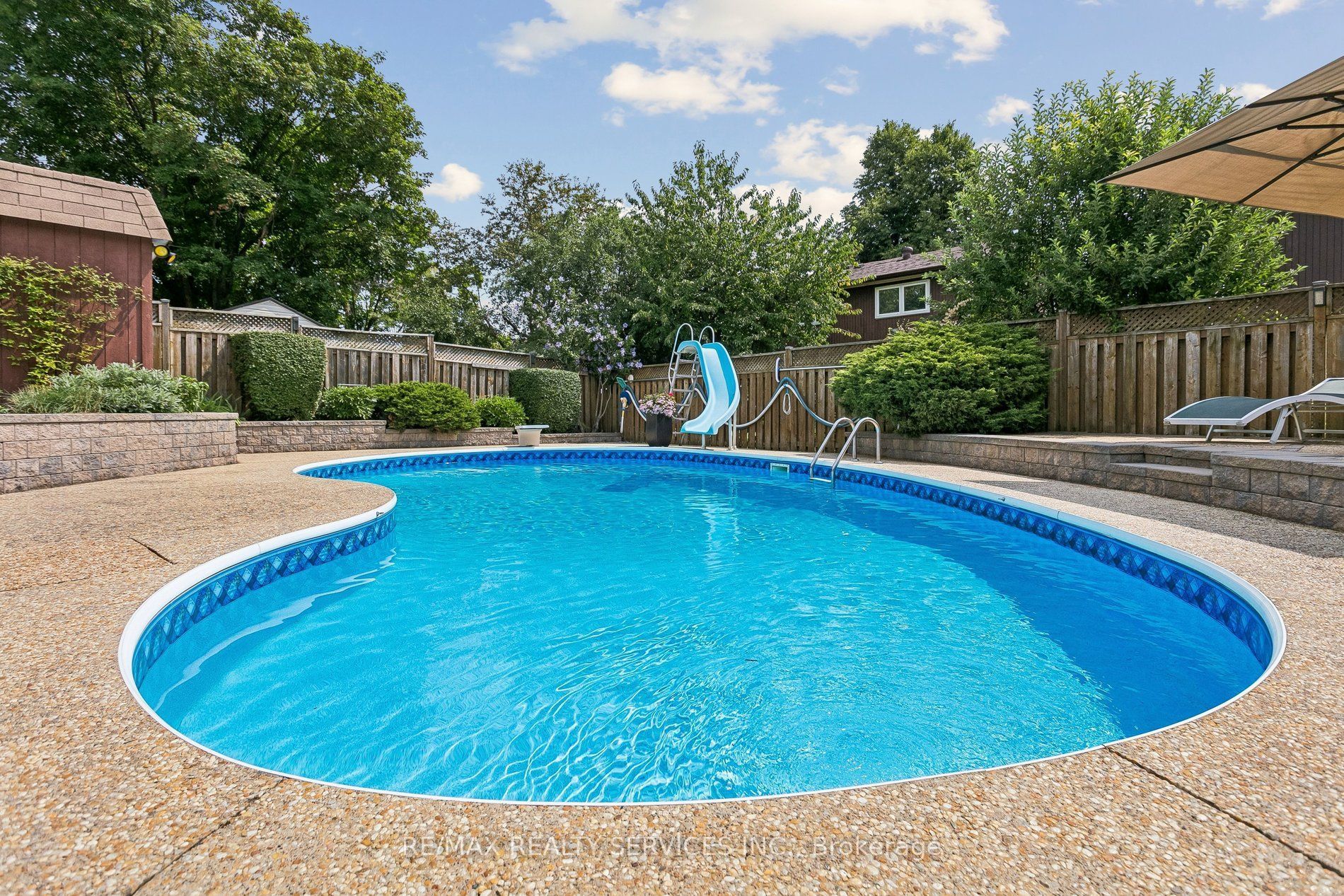 11 Longbourne Crescent Property Photo 45