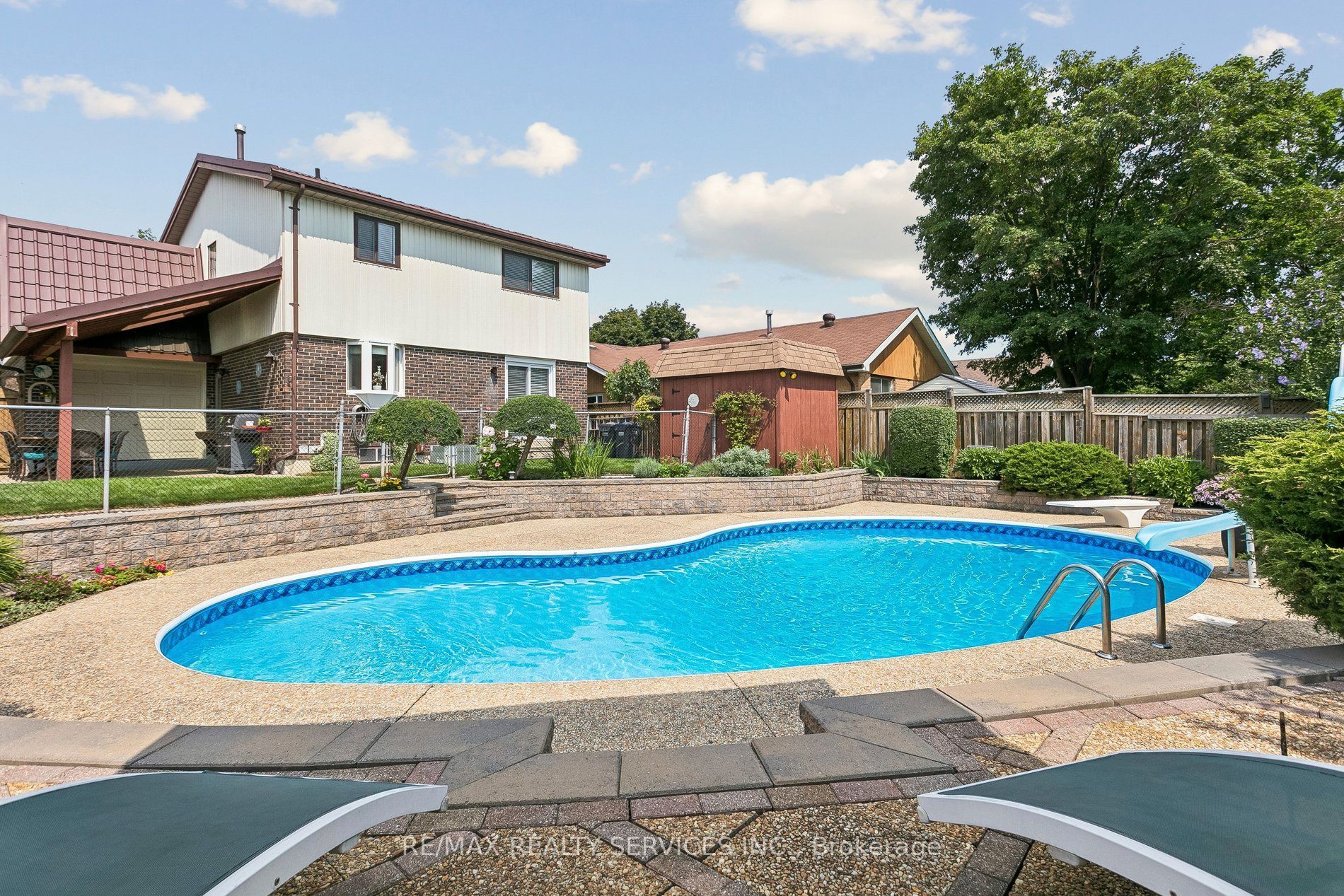 11 Longbourne Crescent Property Photo 47
