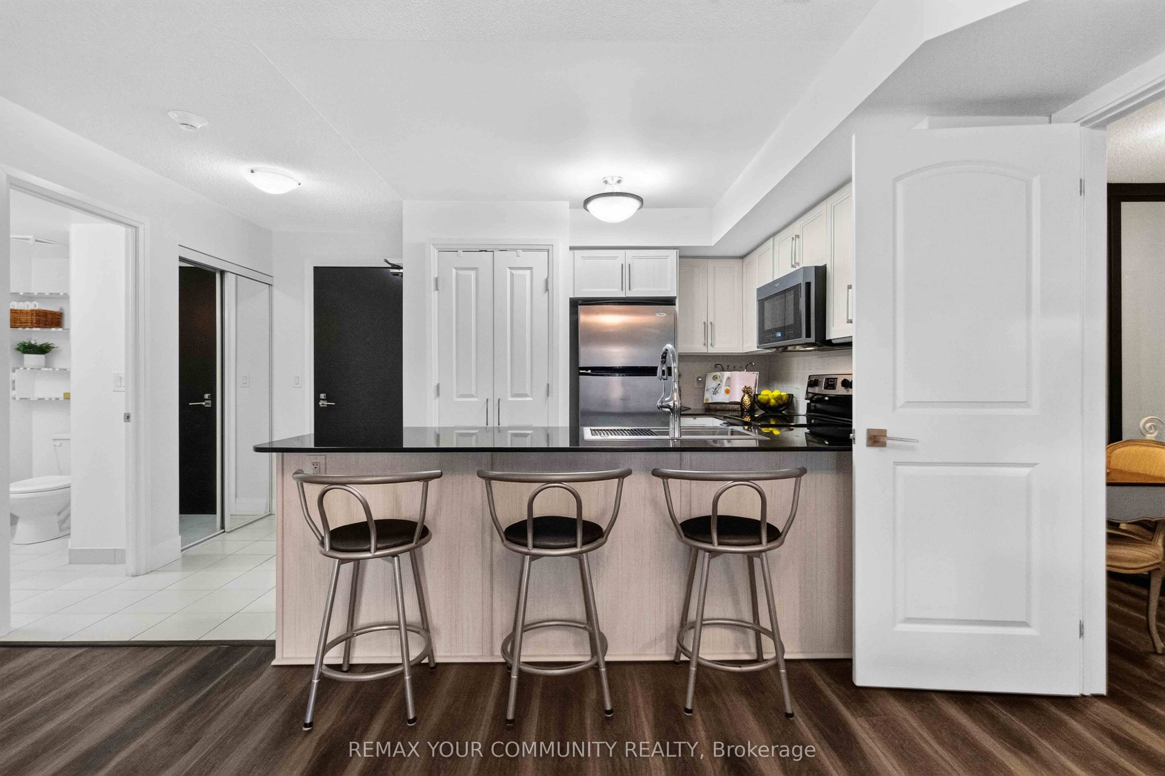 1060 Sheppard Avenue W 902 Property Photo 15
