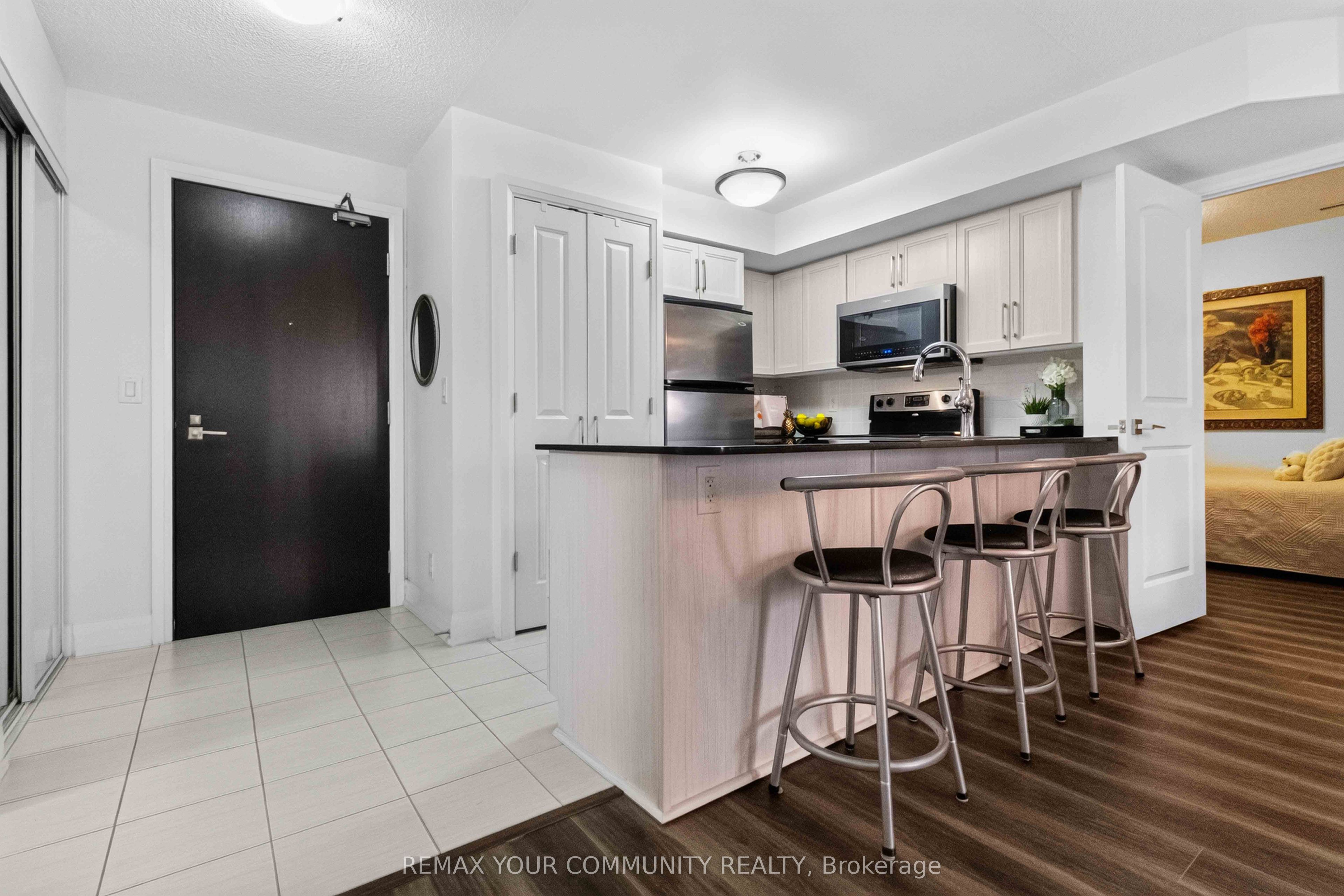 1060 Sheppard Avenue W 902 Property Photo 16
