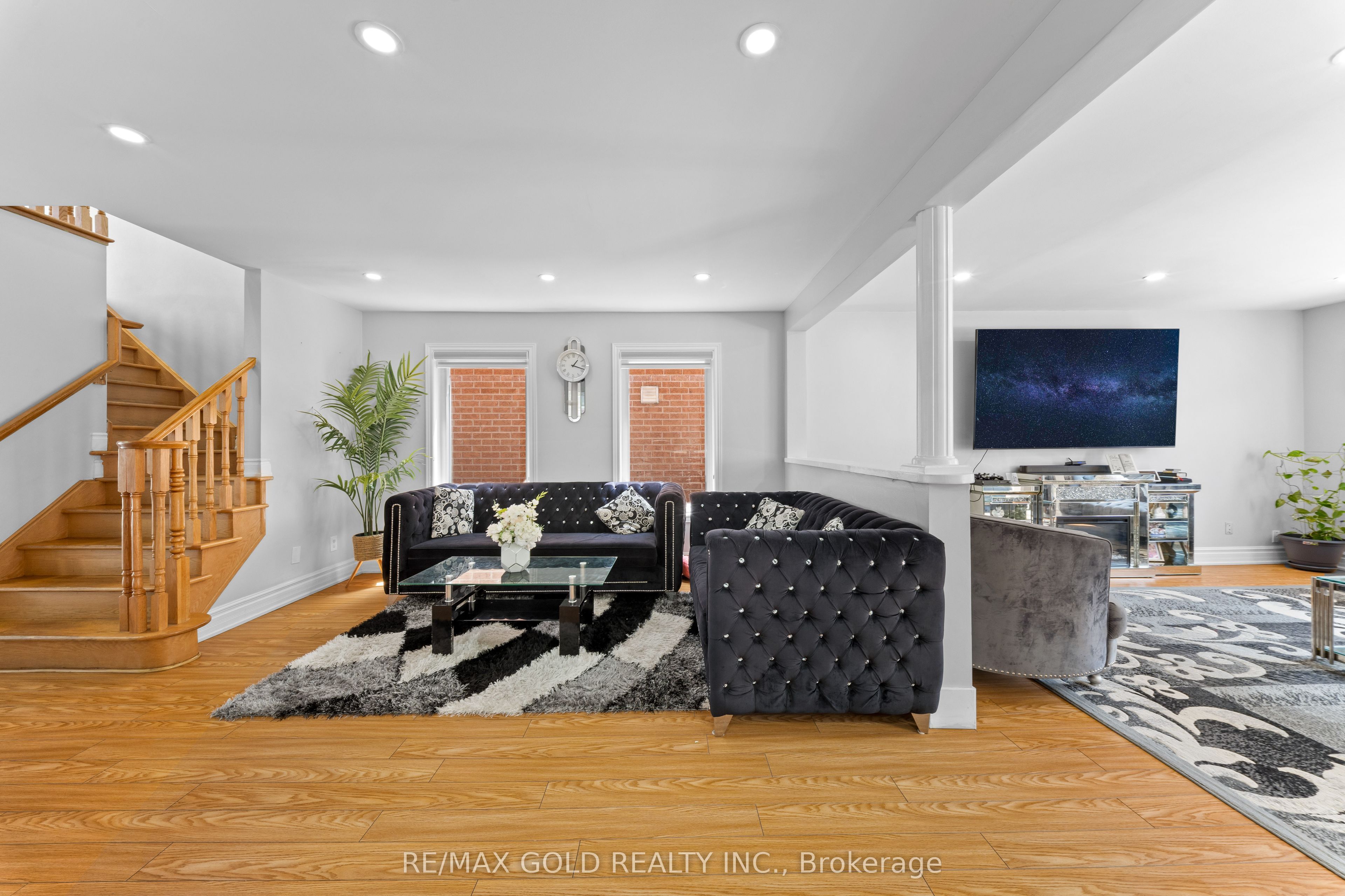 8 Bayridge Drive Property Photo 4