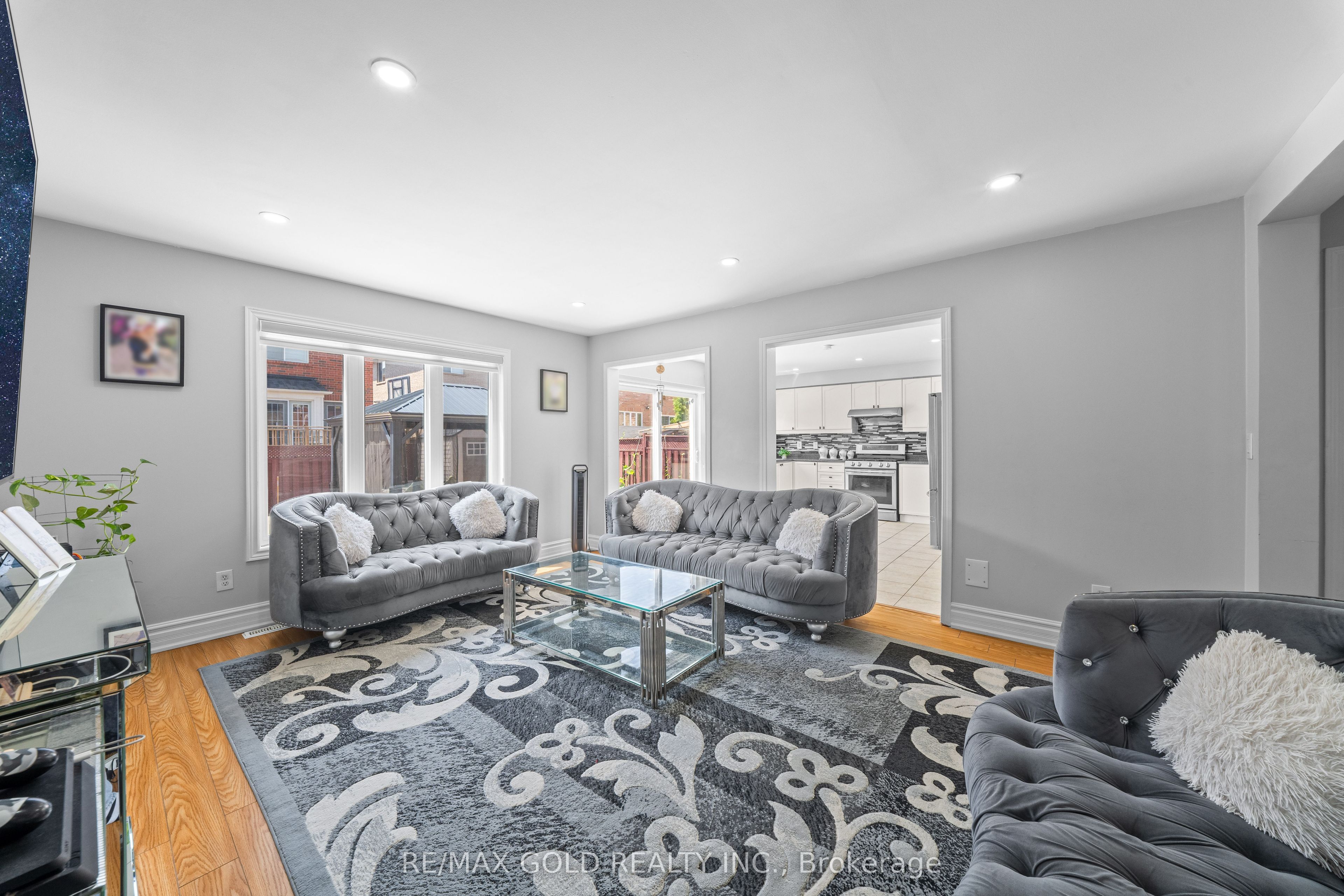 8 Bayridge Drive Property Photo 6
