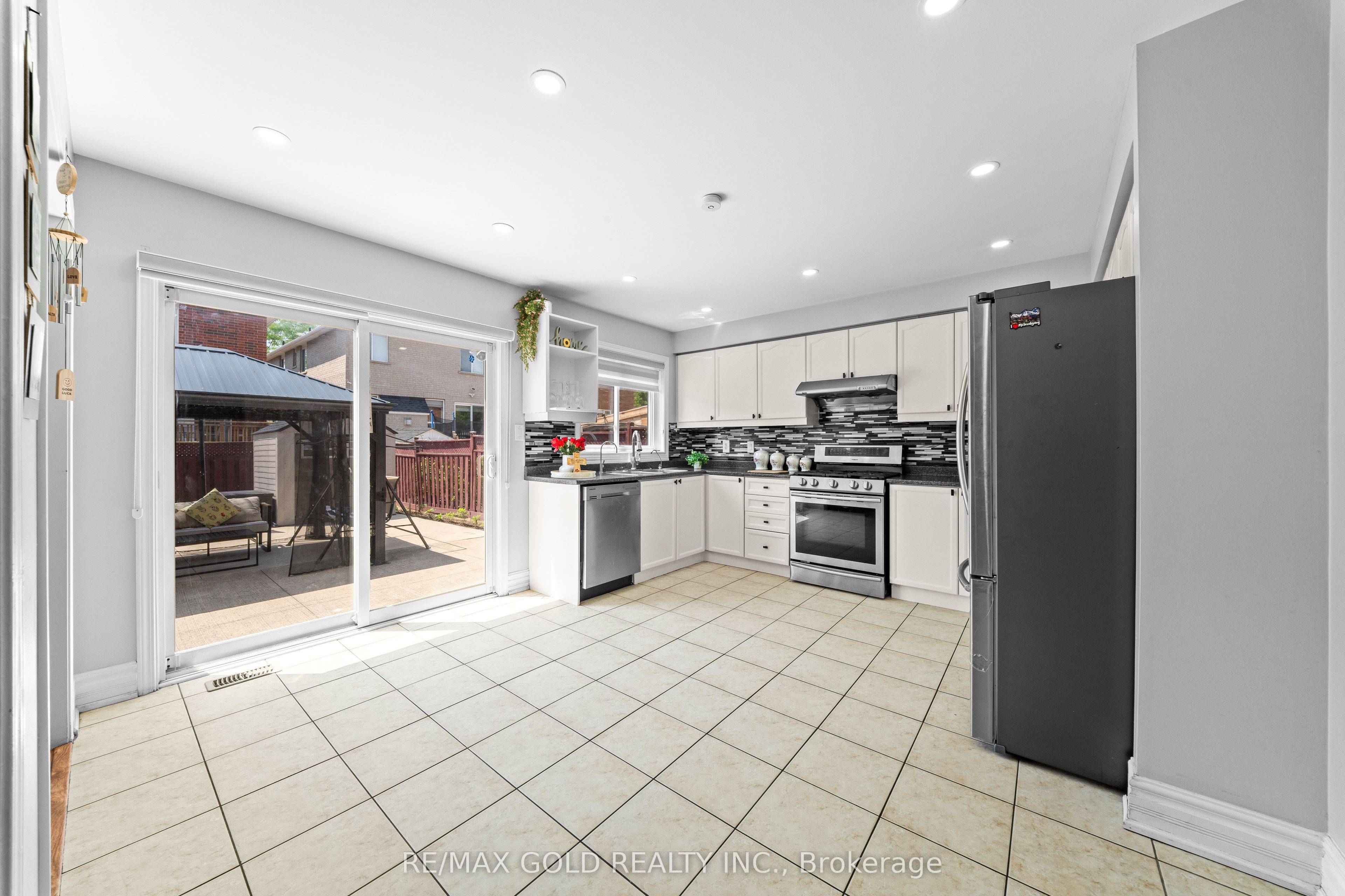 8 Bayridge Drive Property Photo 10