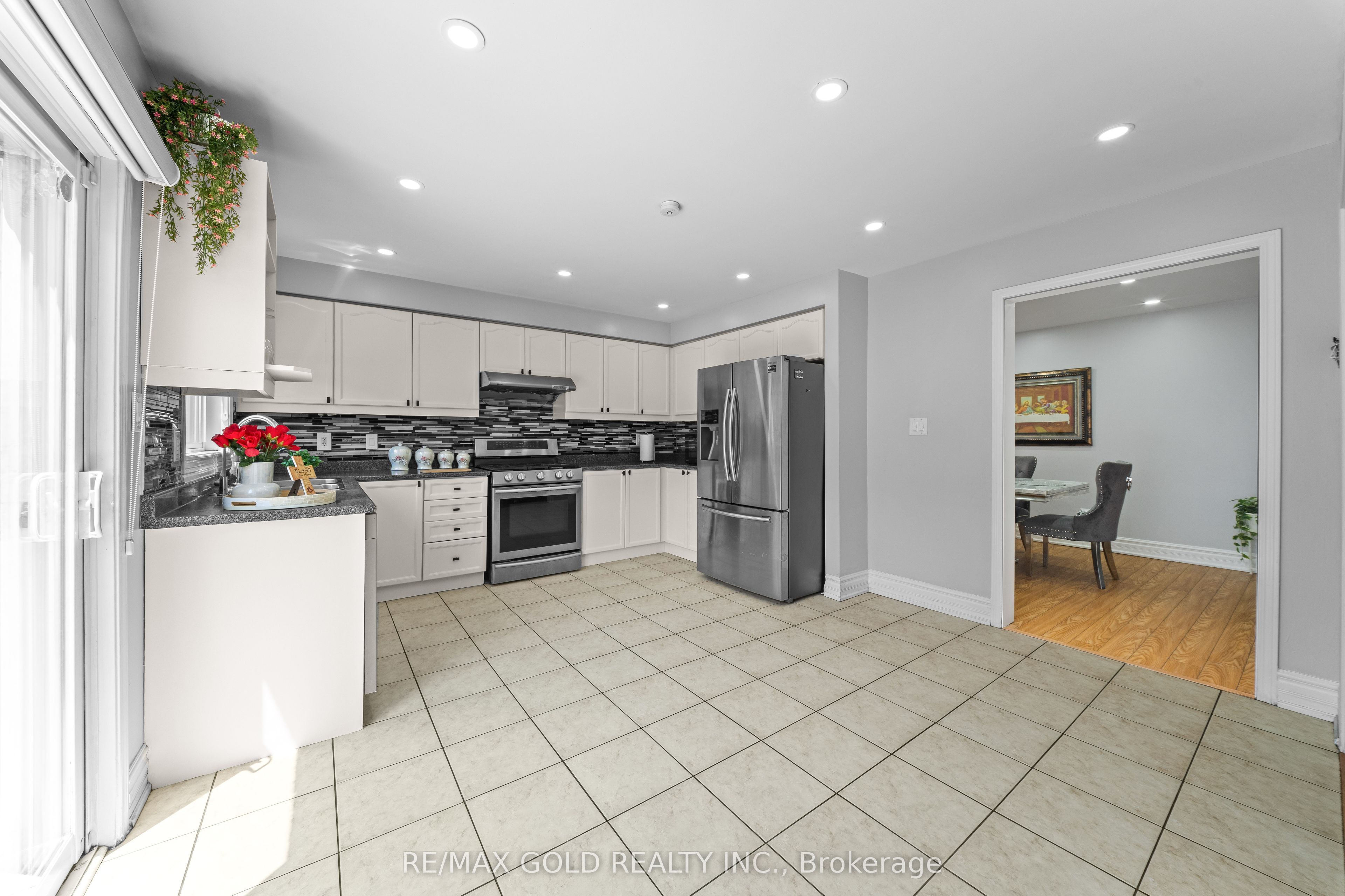 8 Bayridge Drive Property Photo 11