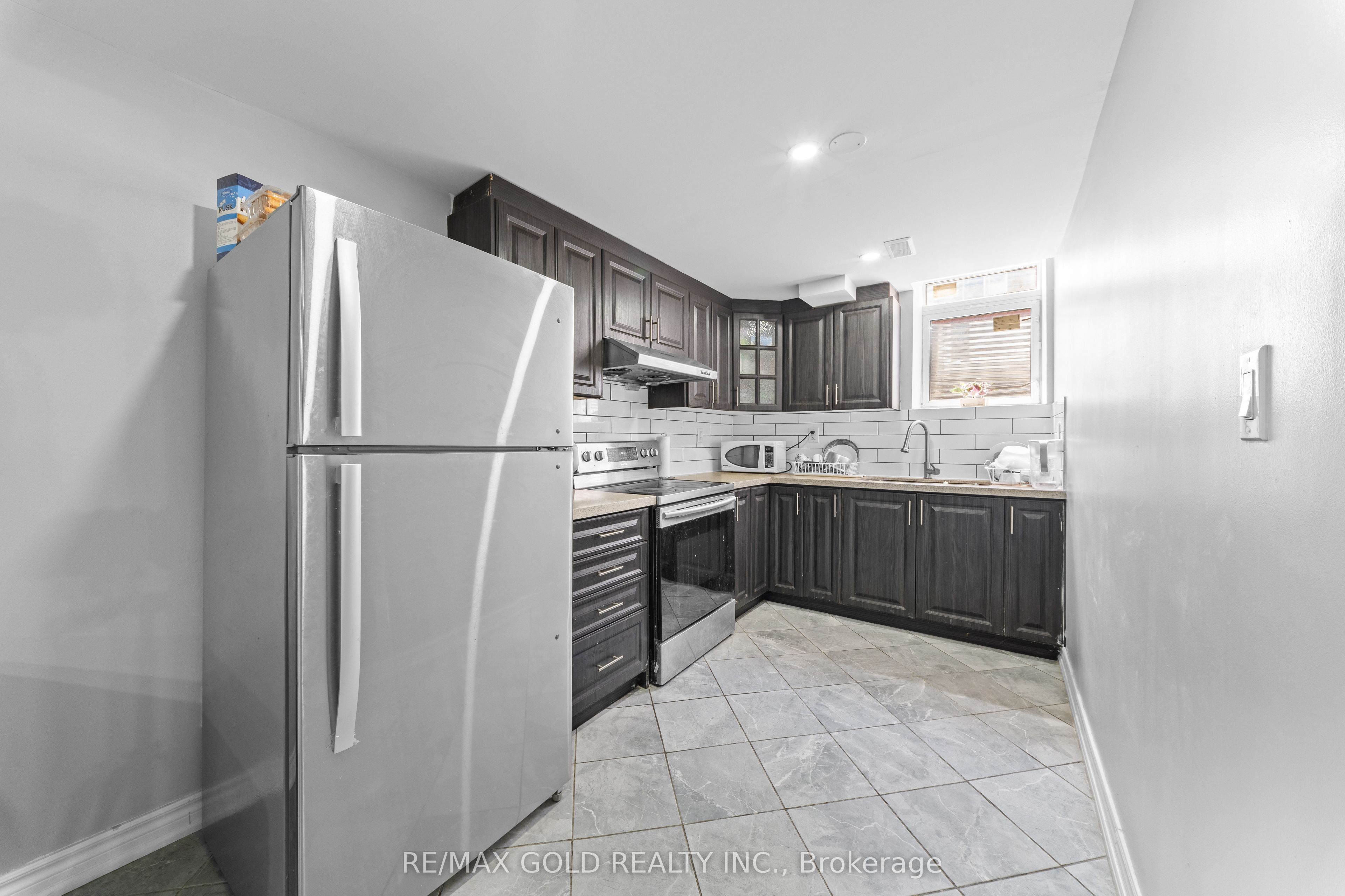 8 Bayridge Drive Property Photo 23
