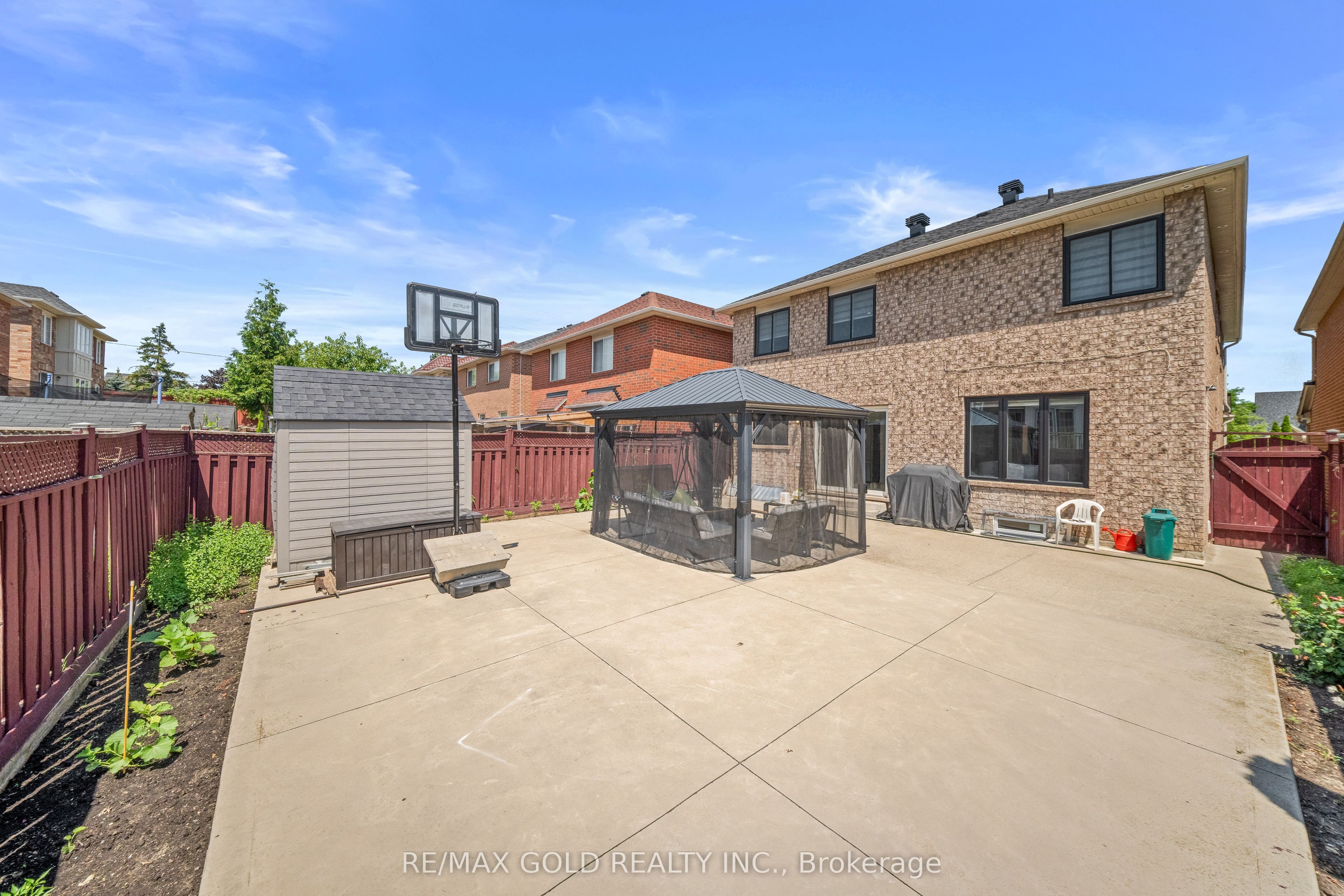 8 Bayridge Drive Property Photo 29